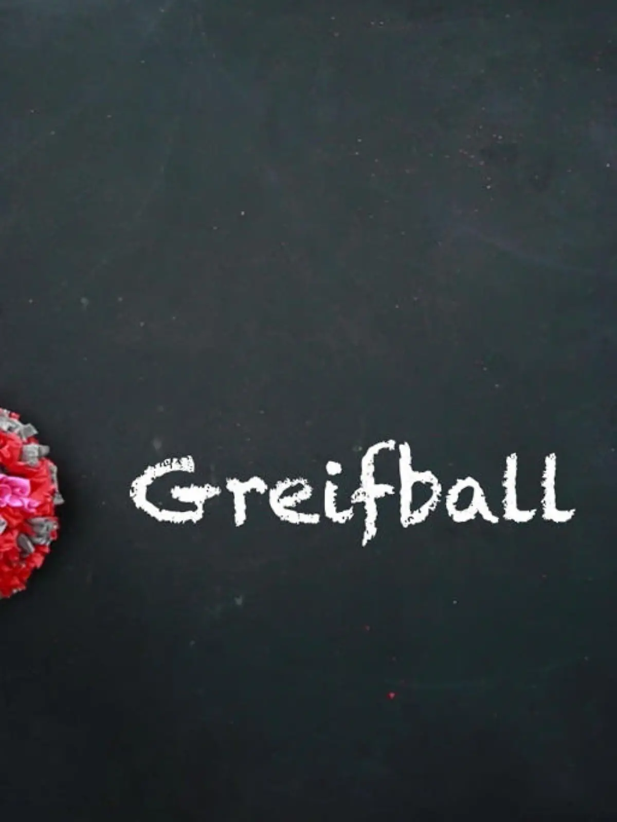 Bild zu: "Pompon basteln: Aus alten Shirts wird ein bunter Greifball "