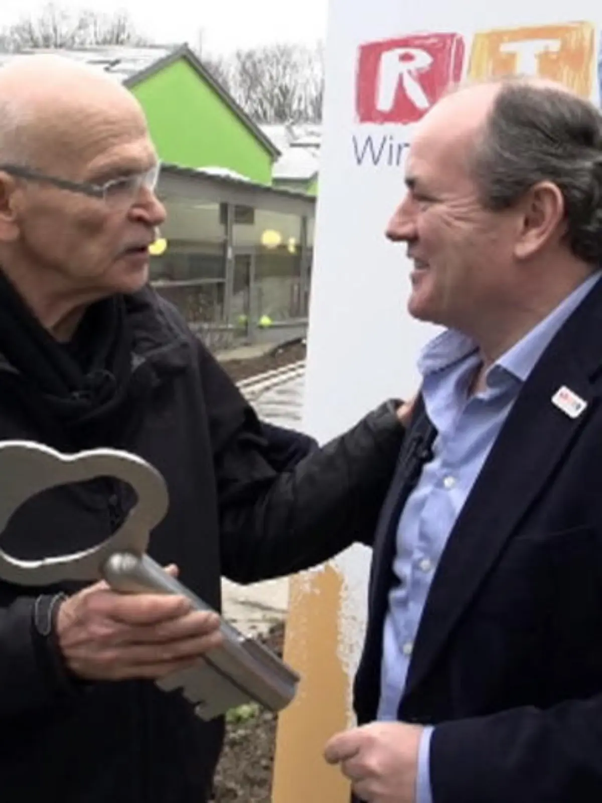 Bild zu: "Günter Wallraff eröffnet Kinderhospiz in Wuppertal"