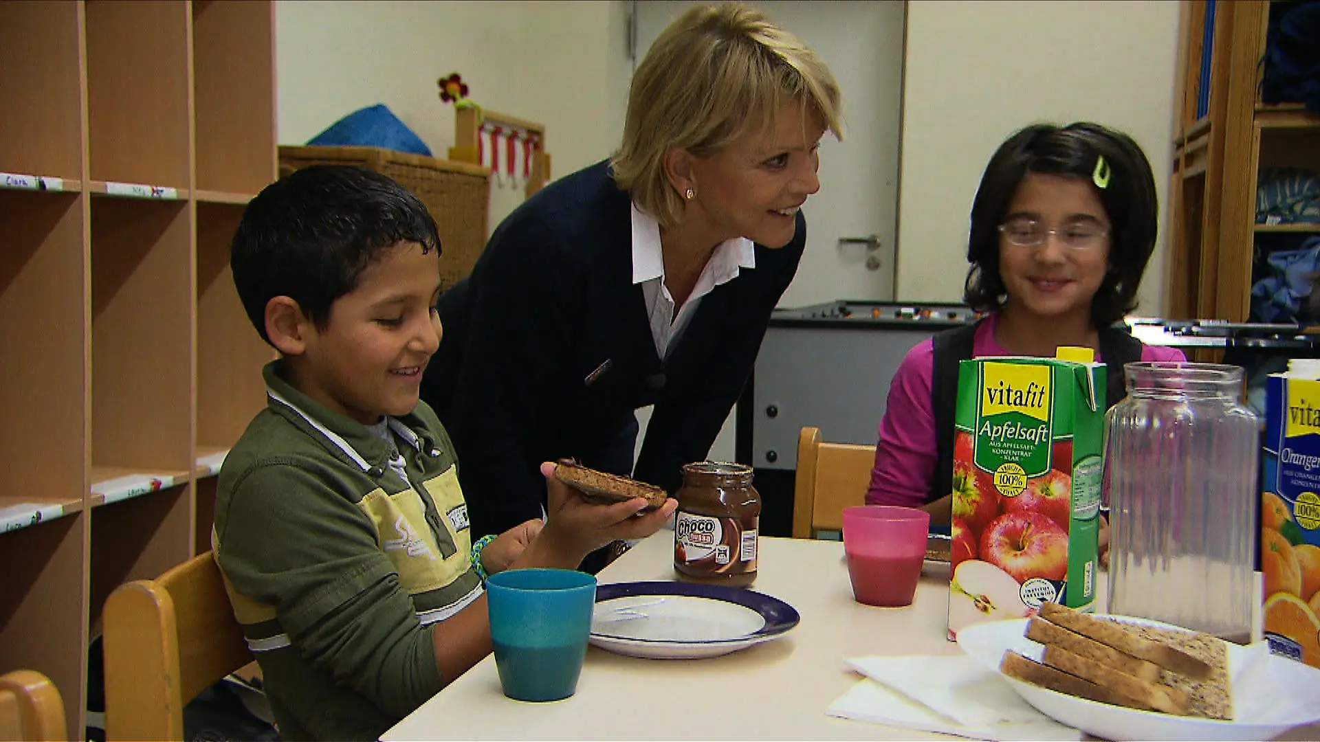 Uschi Glas: "Kein Kind soll hungrig in den Unterricht" Stiftung RTL - Wir helfen Kindern