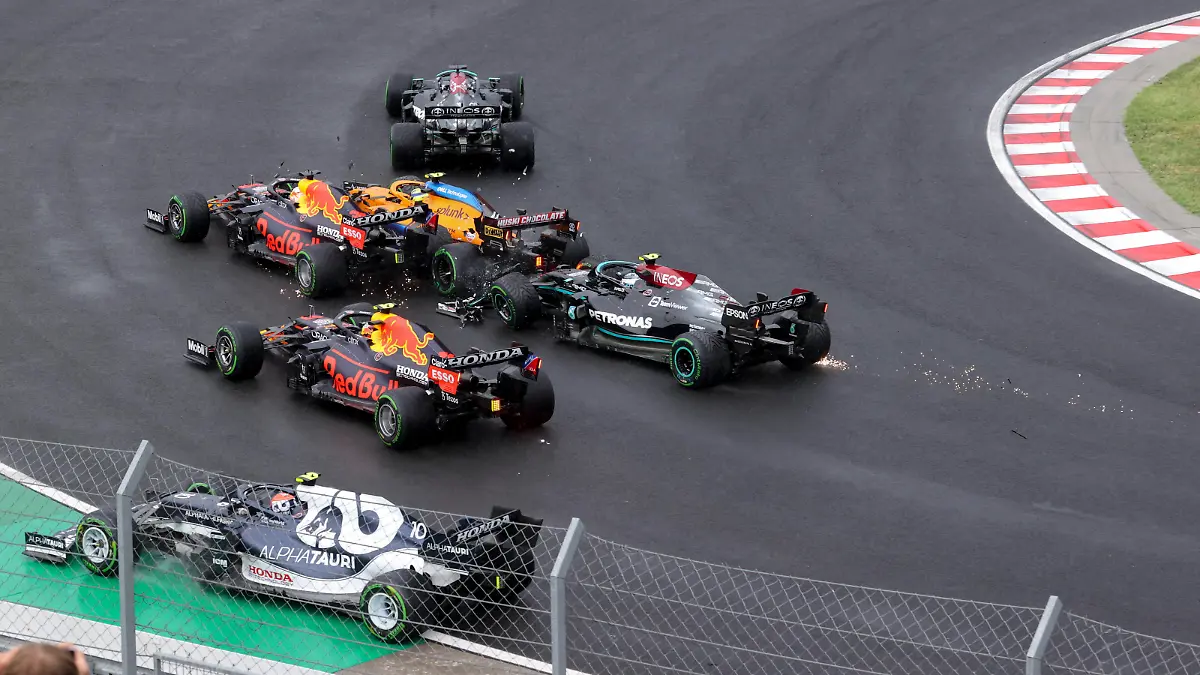  Start, 11 Sergio Perez MEX, Red Bull Racing, 77 Valtteri Bottas FIN, Mercedes-AMG Petronas F1 Team, 33 Max Verstappen NED, Red Bull Racing, 4 Lando Norris GBR, McLaren F1 Team, 44 Lewis Hamilton GBR, Mercedes-AMG Petronas F1 Team, F1 Grand Prix of Hungary at Hungaroring on August 1, 2021 in Budapest, Hungary. Photo by HOCH ZWEI Budapest Hungary *** Start, 11 Sergio Perez MEX, Red Bull Racing , 77 Valtteri Bottas FIN, Mercedes AMG Petronas F1 Team , 33 Max Verstappen NED, Red Bull Racing , 4 Lando Norris GBR, McLaren F1 Team , 44 Lewis Hamilton GBR, Mercedes AMG Petronas F1 Team , F1 Grand Prix of Hungary at Hungaroring on August 1, 2021 in Budapest, Hungary Photo by HOCH ZWEI Budapest Hungary