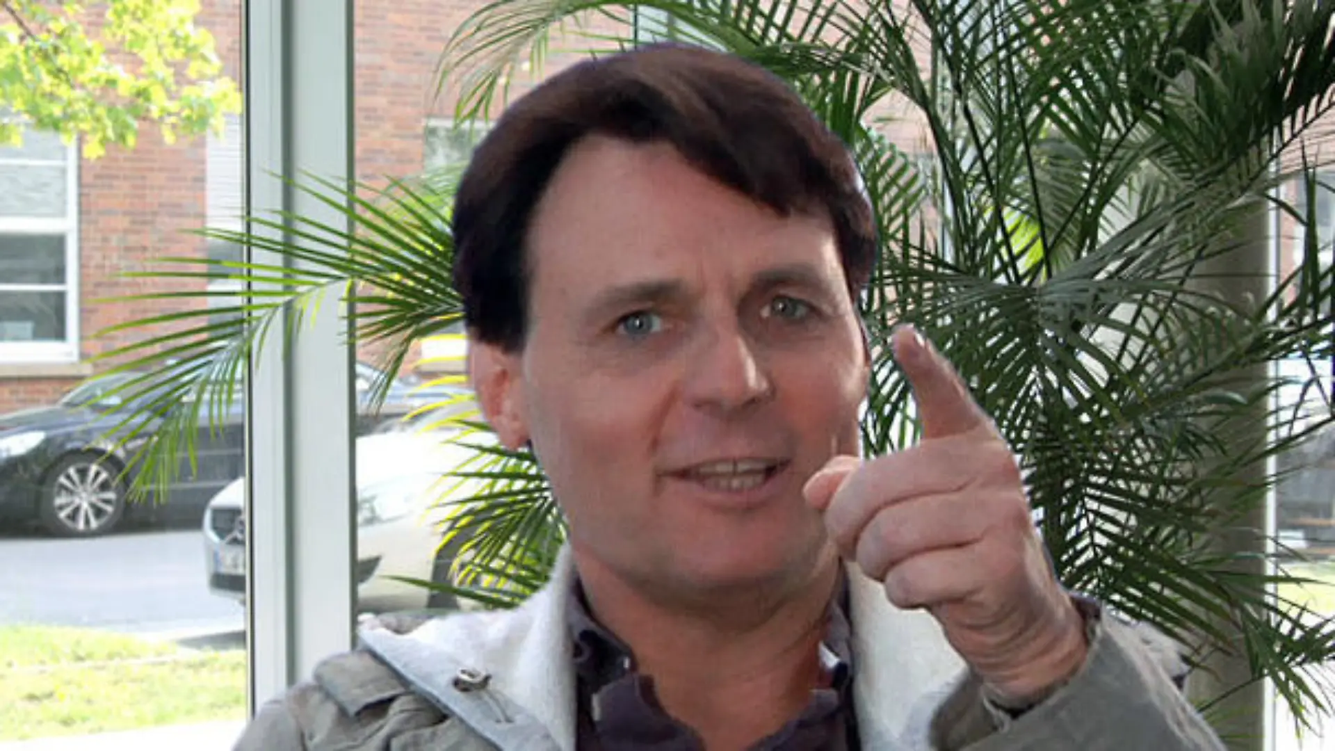 Wolfgang Bahro als "Heff der Chef" Von GZSZ zum Hörspiel