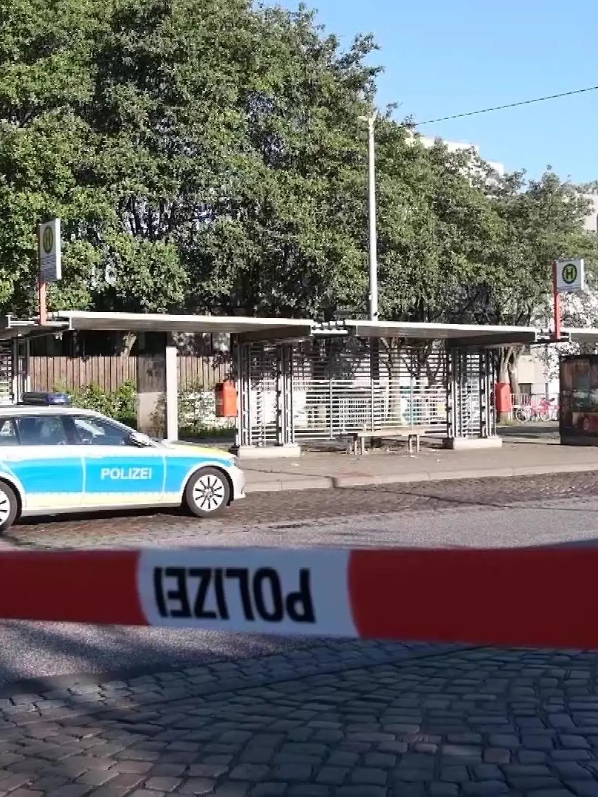 Der Messerangriff soll sich an einer Bushaltestelle im Hamburger Stadtteil Mümmelmannsberg abgespielt haben.