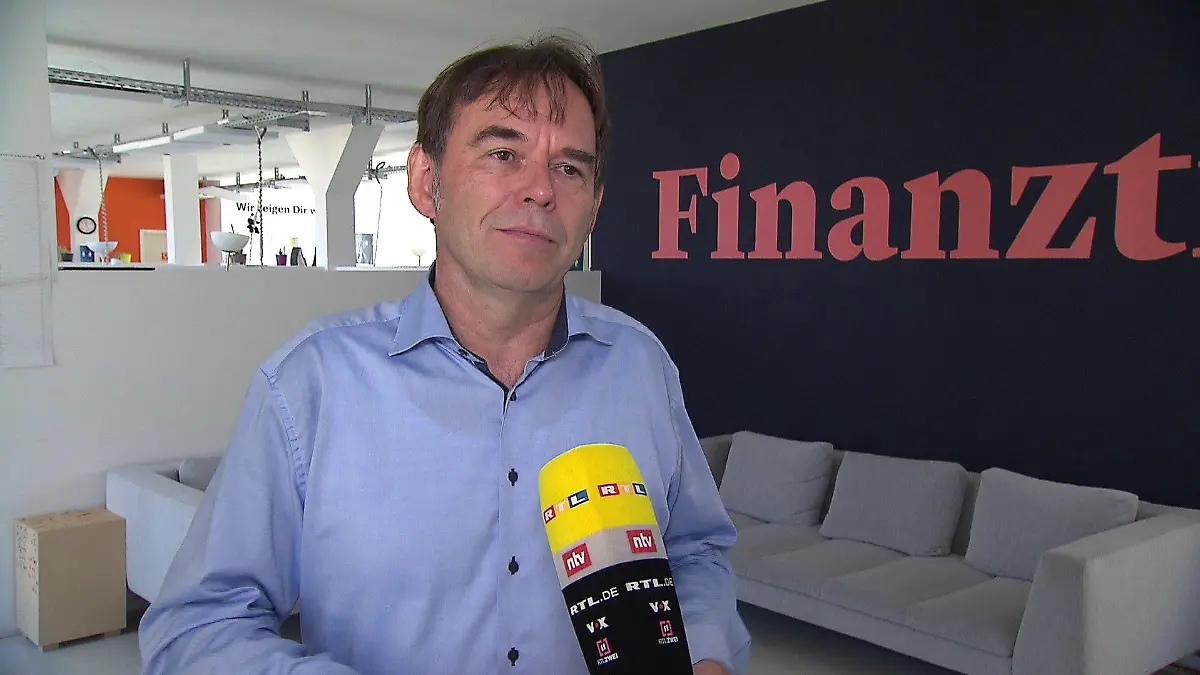 Finanzexperte Hermann-Josef Tenhagen erklärt RTL die besten Tipps für Kinder-Spar-Pläne.