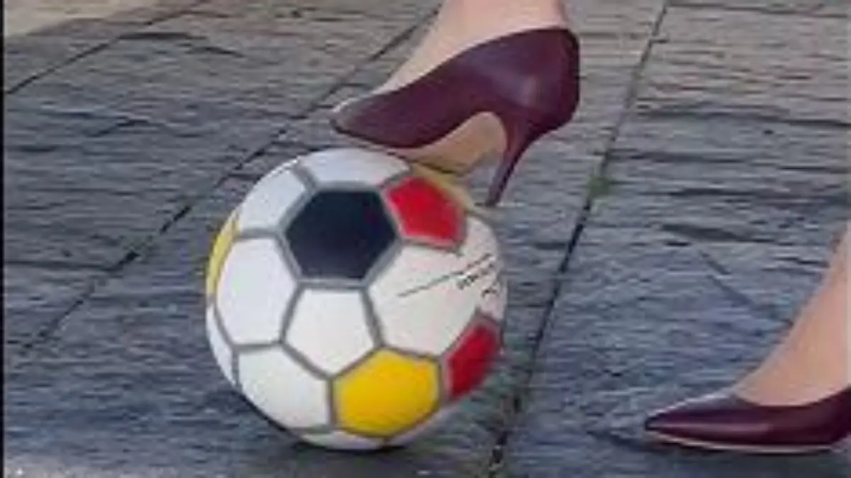 Außenministerin Annalena Baerbock wünscht der Fußball-Nationalmannschaft eine erfolgreiche WM.