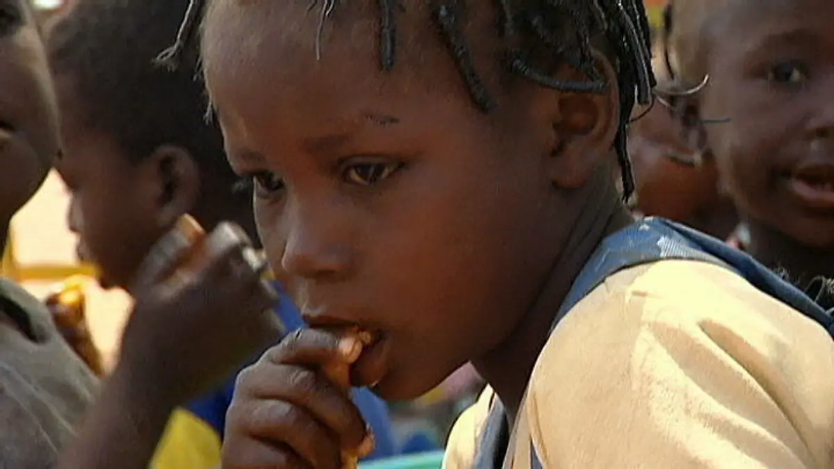 Die Minenkinder von Burkina Faso Projektpatin Sandra Thier vor Ort