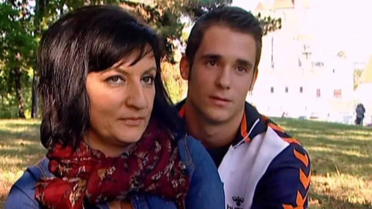 42-Jährige liebt 15-jährigen Schüler Hat diese Liebe eine Zukunft?