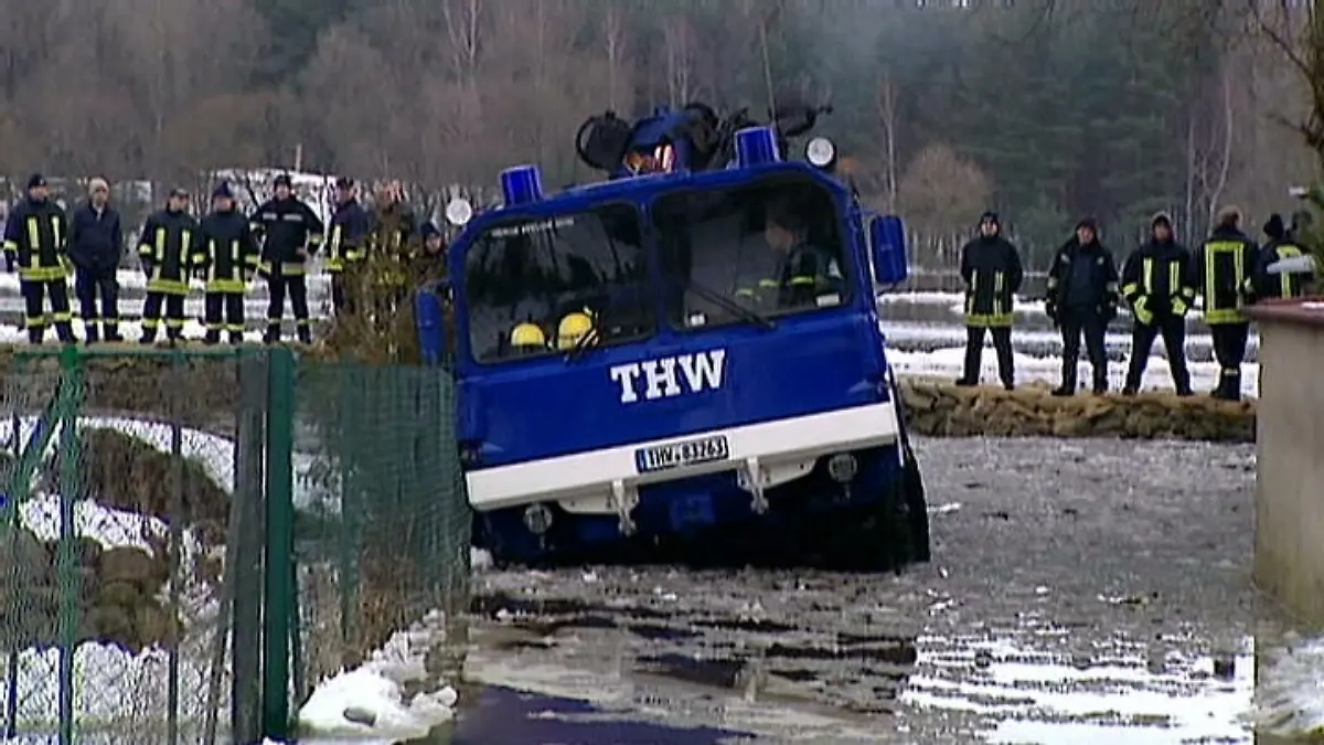 Januar 2011 wurde das Tauwetter zur Gefahr Extremes Hochwasser an deutschen Flüssen