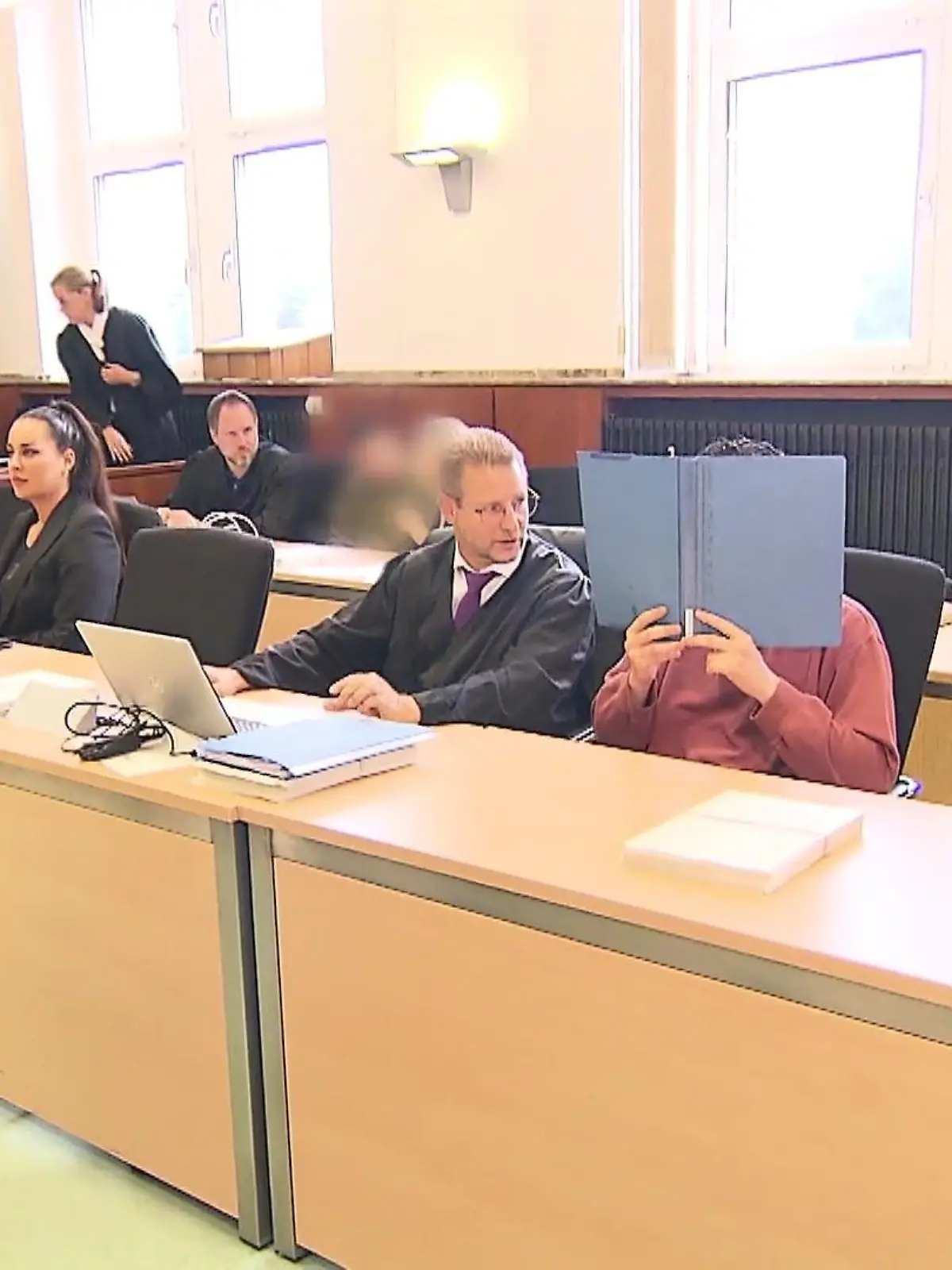 Bild zu: "Geldautomatensprenger vor Gericht"