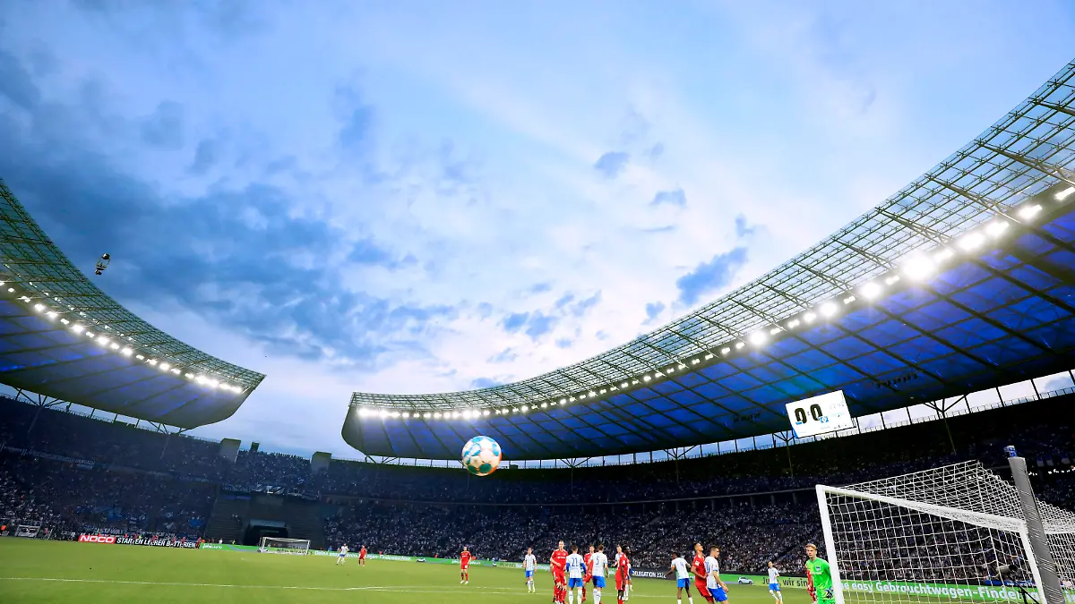 OLYMPIASTADION eam Hertha BSC Berlin DFL Spielsaison 2021_2022 Relegationspiel Hertha BSC Berlin - HSV 0 : 1 Am 19.05.2022 im Berliner Olympiastadion DFL REGULATIONS PROHIBIT ANY USE OF PHOTOGRAPHS as IMAGE SEQUENCES and/or QUASI-VIDEO