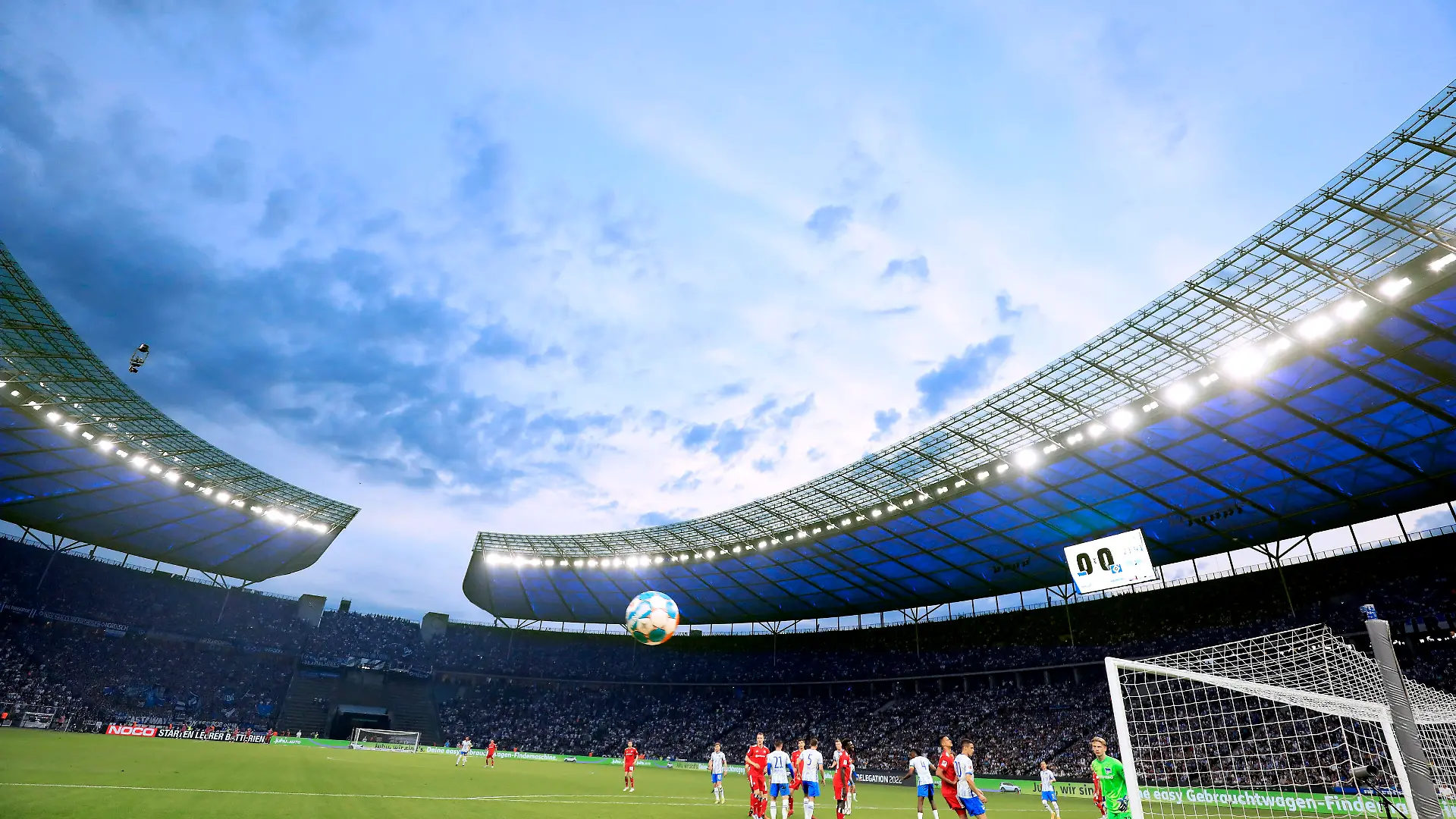 OLYMPIASTADION eam Hertha BSC Berlin DFL Spielsaison 2021_2022 Relegationspiel Hertha BSC Berlin - HSV 0 : 1 Am 19.05.2022 im Berliner Olympiastadion DFL REGULATIONS PROHIBIT ANY USE OF PHOTOGRAPHS as IMAGE SEQUENCES and/or QUASI-VIDEO