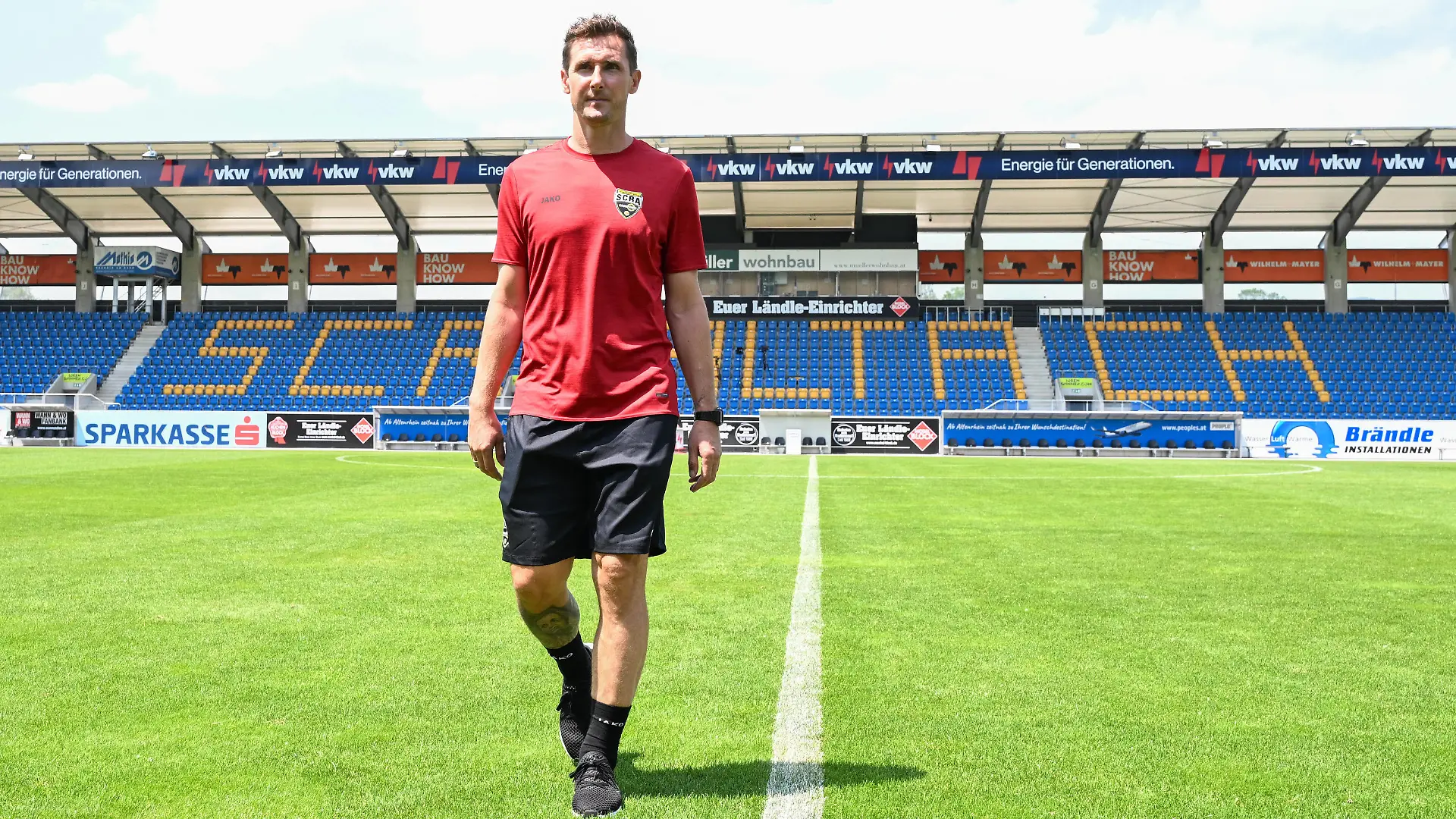 SOCCER - BL, Altach, presentation Klose ALTACH,AUSTRIA,20.JUN.22 - SOCCER - ADMIRAL Bundesliga, SCR Altach, presentation new head coach Miroslav Klose, press conference, PK, Pressekonferenz Image shows head coach Miroslav Klose Altach. PUBLICATIONxNOTxINxAUTxSUIxSWE GEPAxpictures/xOliverxLerch