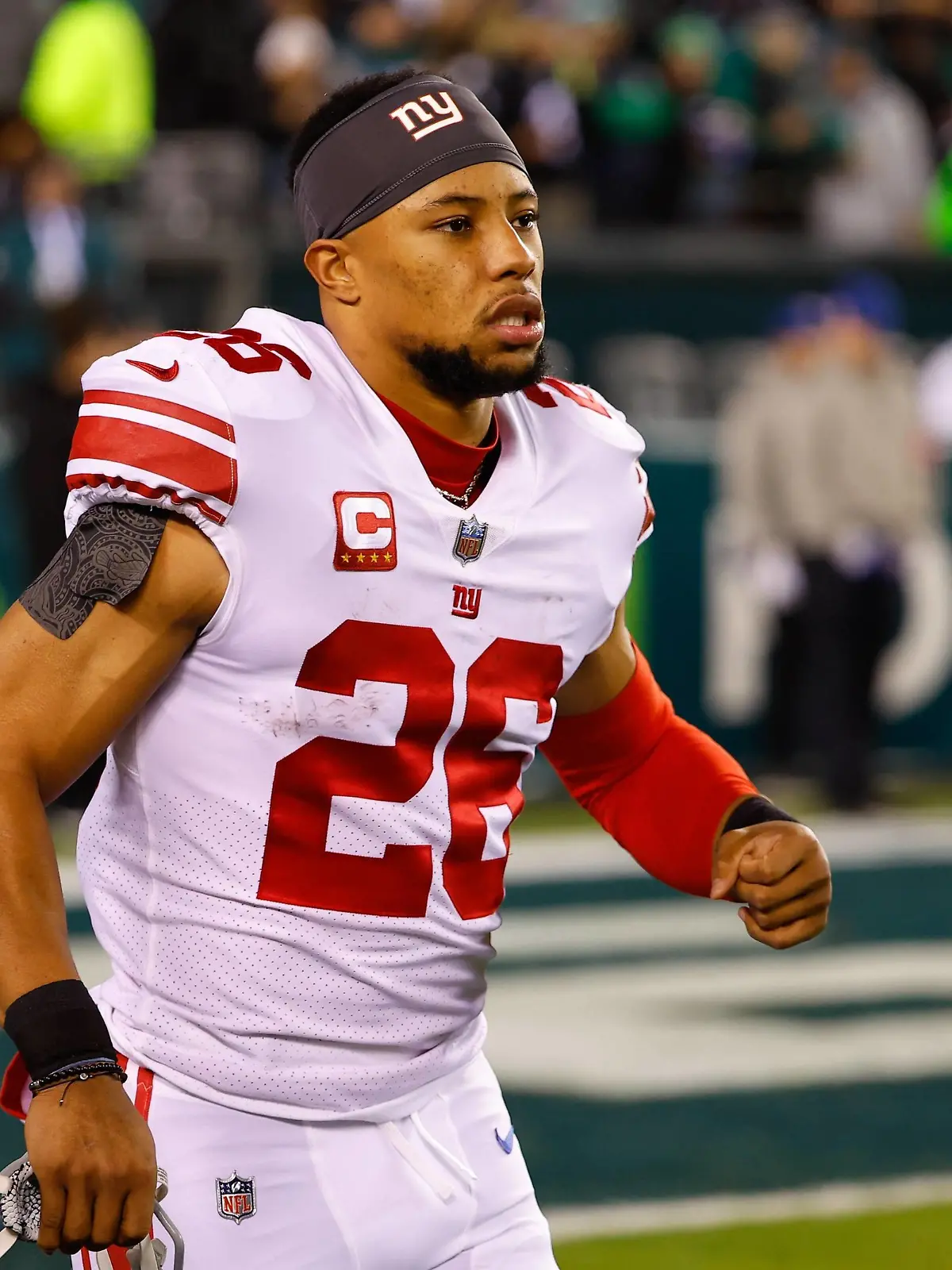 PHILADELPHIA, PA - JANUARY 21: New York Giants running back Saquon Barkley 26 enters the field prior the NFC Divisional playoff game between the Philadelphia Eagles and the New York Giants on January 21, 2023 at Lincoln Financial Field in Philadelphia, Pennsylvania. Photo by Rich Graessle/Icon Sportswire NFL, American Football Herren, USA JAN 21 NFC Divisional Playoffs - Giants at Eagles Icon23012112839