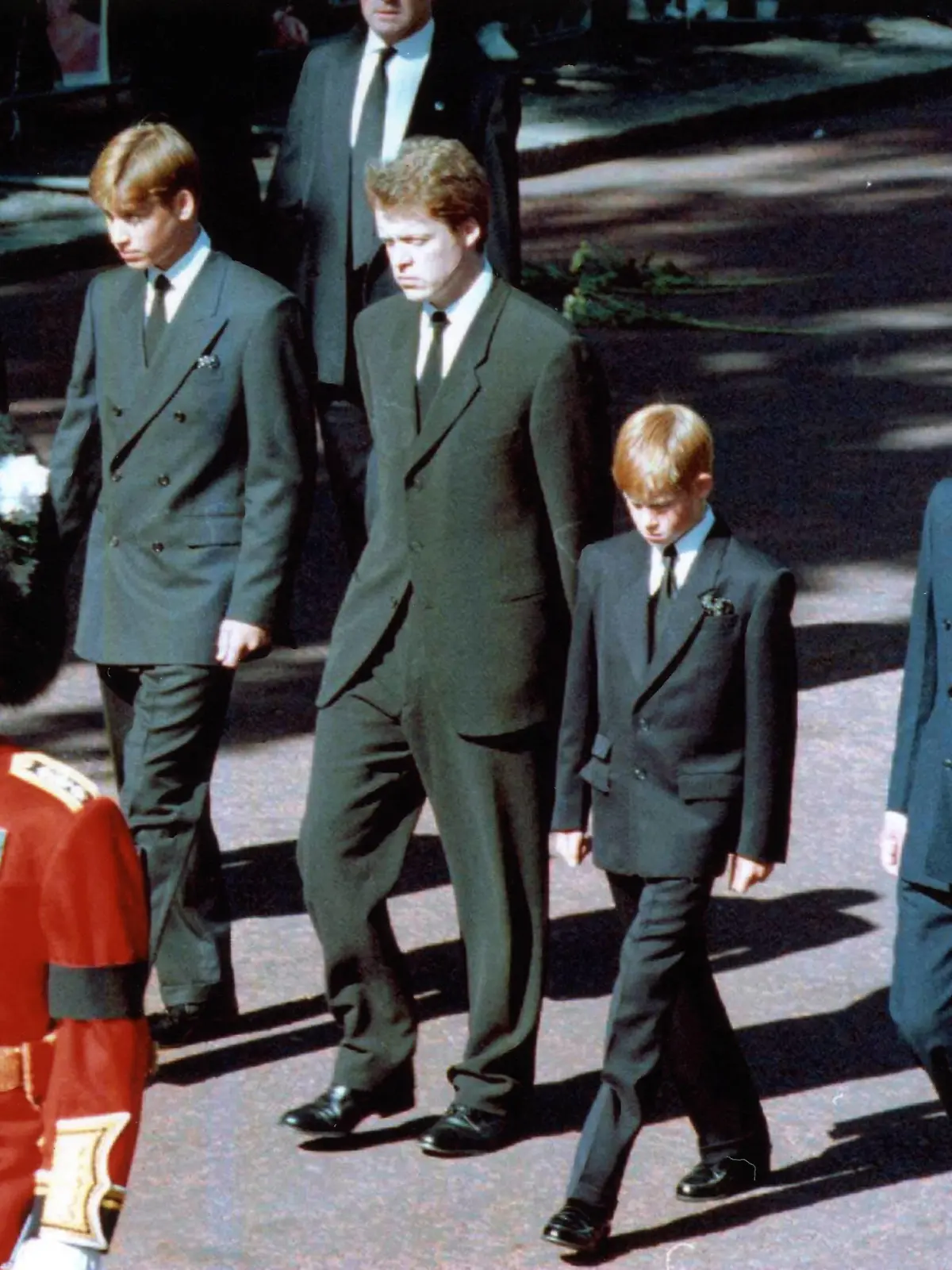  V.l.n.r. Prinz William GBR/Duke of Edingburgh, Prinz William von Wales GBR, Earl of Spencer GBR/Bruder von Lady Diana Spencer, Prinz Harry von Wales GBR und Prinz Charles von Wales GBR bei ihrem Trauermarsch für die verstorbene Lady Diana in London - PUBLICATIONxINxGERxSUIxAUTxHUNxONLY ark19960906703
