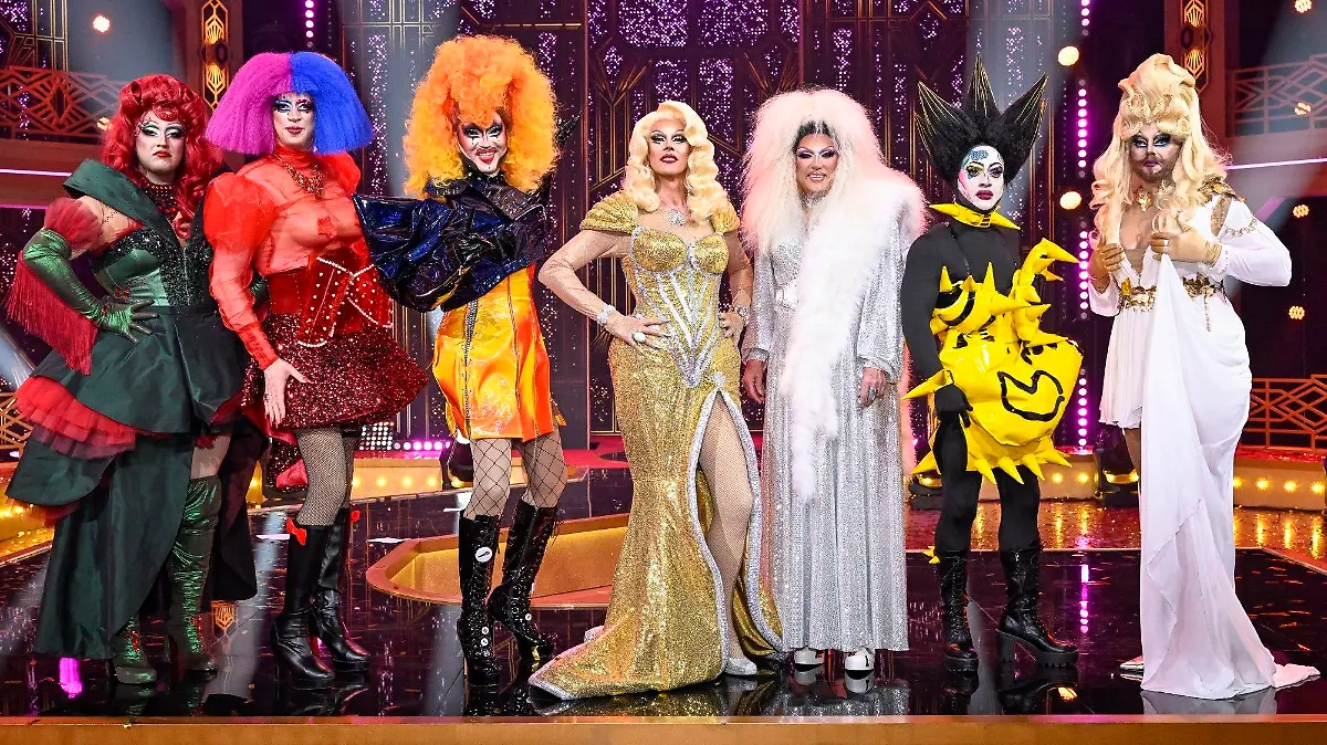 V.l.: Madame Lestrange, Supernova, Kandy Rock, Minnie de la Cruise, Titania Diamond, Lil Sista, Mystery Queen

Die Verwendung des sendungsbezogenen Materials ist nur mit dem Hinweis und Verlinkung auf RTL+ gestattet.