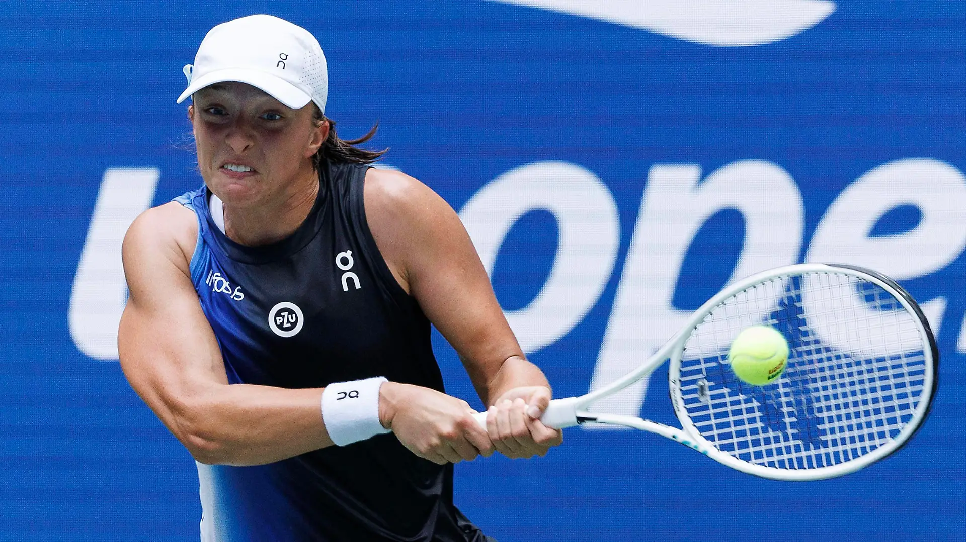 August 28, 2023, Flushing Meadows, New York, USA: Iga Swiatek hits a forehand during Day 1 of the 2023 US Open held at the USTA Billie Jean King National Tennis Center on Monday August 28, 2023 in the Flushing neighborhood of the Queens borough of New York City. Swiatek defeates Peterson. JAVIER ROJAS/PI Flushing Meadows USA - ZUMAp124 20230828_zaa_p124_006 Copyright: xJavierxRojasx