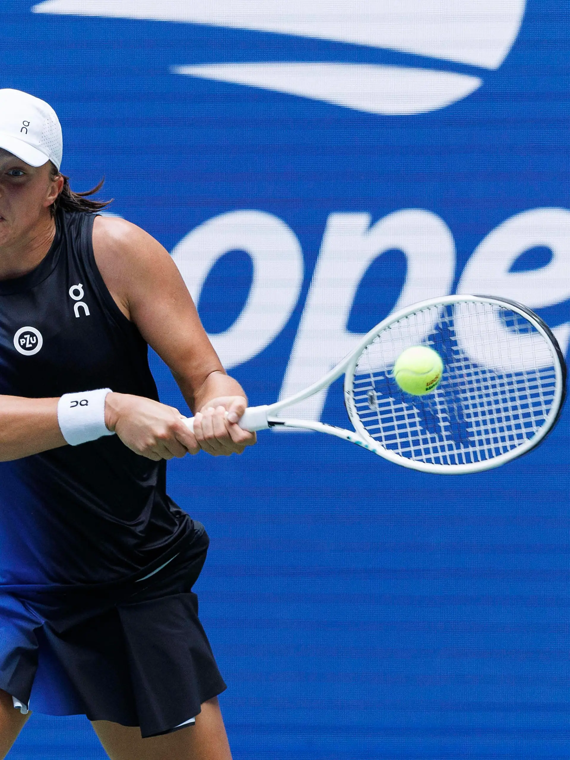 August 28, 2023, Flushing Meadows, New York, USA: Iga Swiatek hits a forehand during Day 1 of the 2023 US Open held at the USTA Billie Jean King National Tennis Center on Monday August 28, 2023 in the Flushing neighborhood of the Queens borough of New York City. Swiatek defeates Peterson. JAVIER ROJAS/PI Flushing Meadows USA - ZUMAp124 20230828_zaa_p124_006 Copyright: xJavierxRojasx