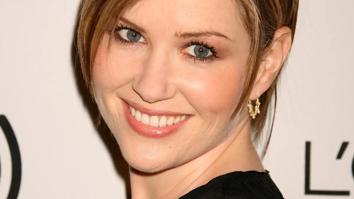 Dido at the Clive Davis Annual Pre-Grammy Party, Beverly Hilton Hotel, Beverly Hills, California.
<P>
<B>Ref: RE 070206 A </B>
<P>
<B>Splash News and Pictures</B><br>
Los Angeles: 310-821-2666<br>
New York: 212-619-2666<br>
London: 207-107-2666<br>
photodesk@splashnews.com