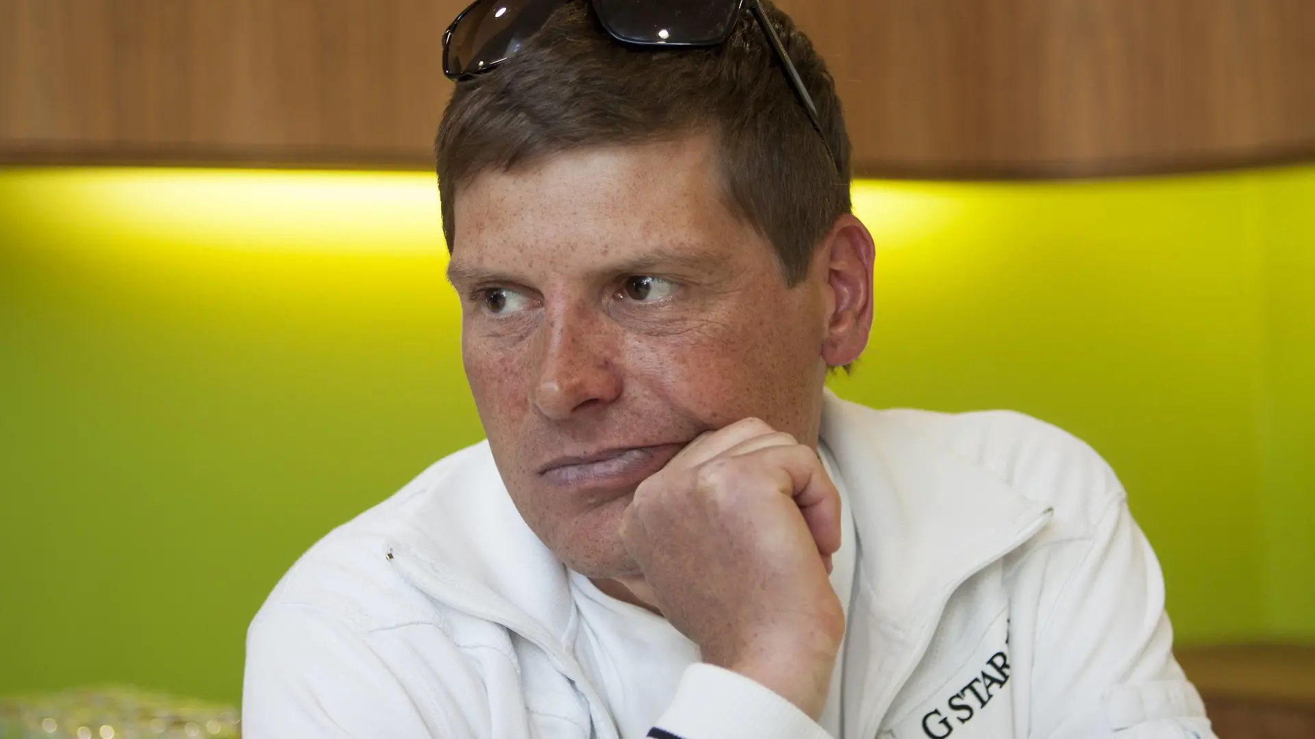 Jan Ullrich in Ulm DEUTSCHSPRACHIGExSPORTZEITSCHRIFTENxUNDx-ZEITUNGENxNURxNACHxRÜCKSPRACHE