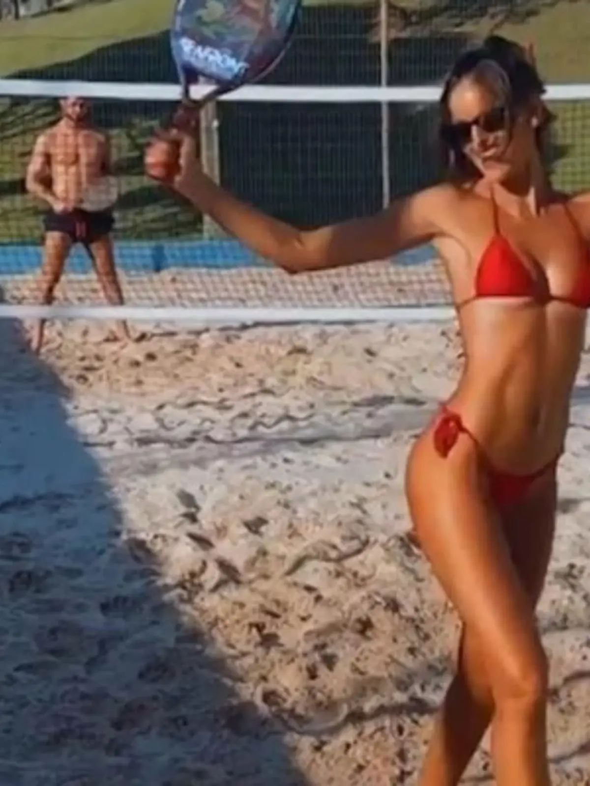 Izabel Goulart feiert den Sieg über ihren Kevin.
