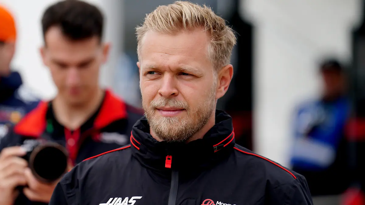 09.07.2023, Großbritannien, Silverstone: Motorsport: Formel-1-Weltmeisterschaft, Grand Prix von Großbritannien in Silverstone, vor dem Rennen: Kevin Magnussen aus Dänemark vom Team Haas im Fahrerlager vor dem Rennen. Foto: David Davies/PA Wire/dpa +++ dpa-Bildfunk +++