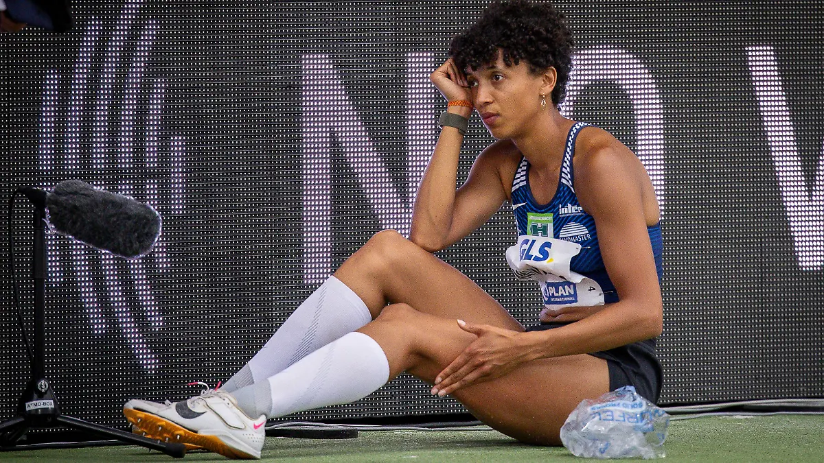Sport Bilder des Tages Deutsche Leichtathletik-Meisterschaften Kassel, 09.07.2023 Malaika Mihambo LG Kurpfalz hat sich verletzt Deutsche Leichtathletik-Meisterschaften am 09.07.2023 im Auestadion, Kassel Hessen. *** German Athletics Championships Kassel, 09 07 2023 Malaika Mihambo LG Kurpfalz injured German Athletics Championships on 09 07 2023 at Auestadion, Kassel Hesse Copyright: xBEAUTIFULxSPORTS/AxelxKohringx