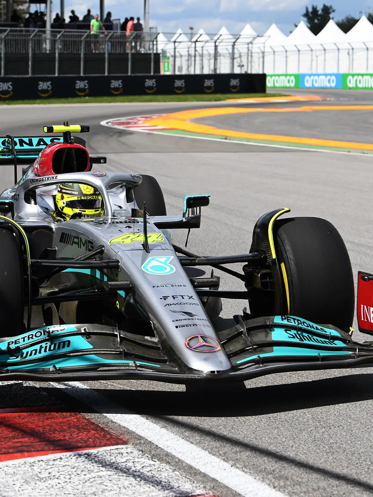  Formula 1 2022: Canadian GP CIRCUIT GILLES-VILLENEUVE, CANADA - JUNE 17: Sir Lewis Hamilton, Mercedes W13 during the Canadian GP at Circuit Gilles-Villeneuve on Friday June 17, 2022 in Montreal, Canada. Photo by Mark Sutton / Sutton Images Images PUBLICATIONxINxGERxSUIxAUTxHUNxONLY GP2209_195951DSC_0760