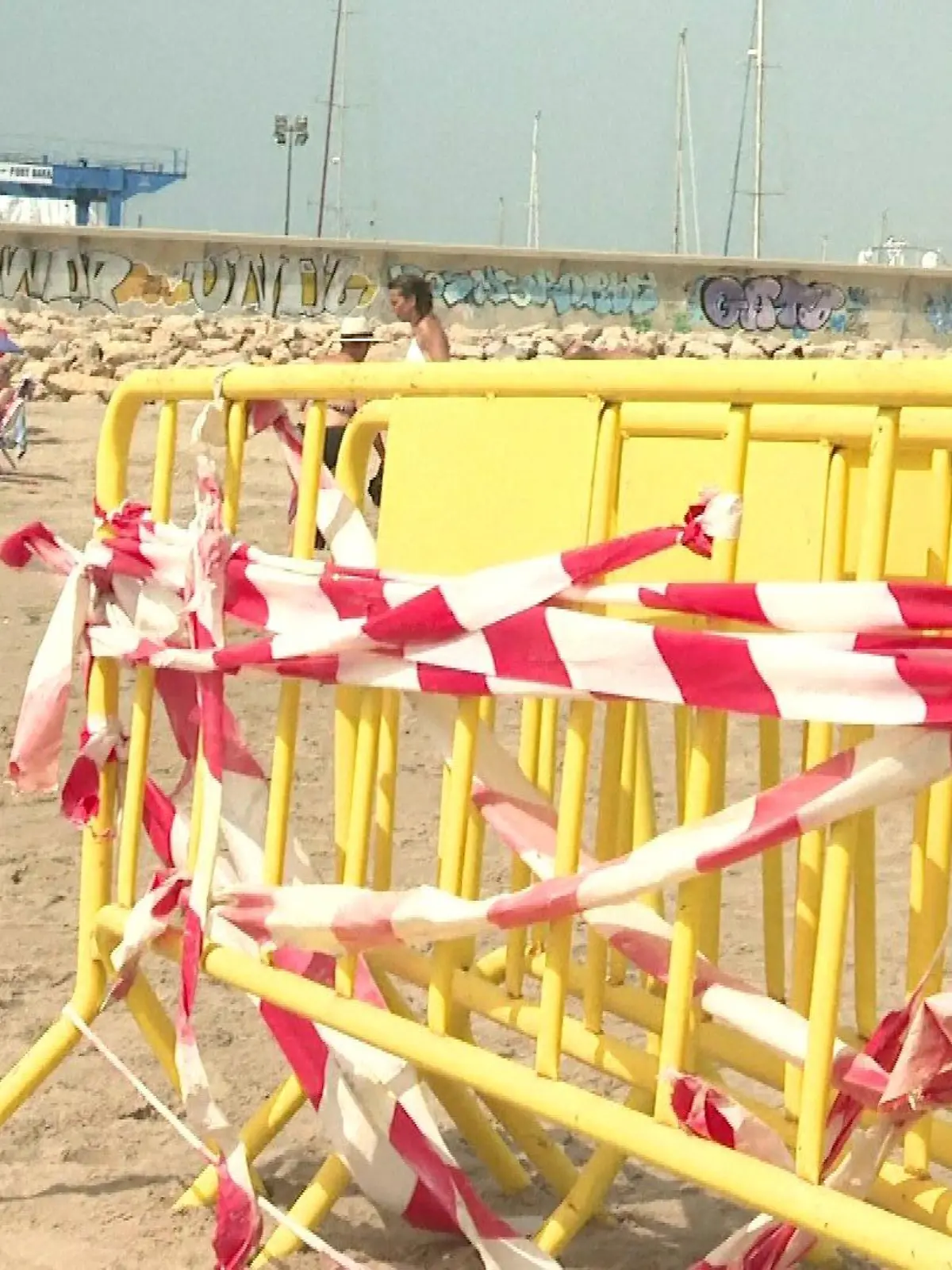 Totes Baby in Spanien am Strand