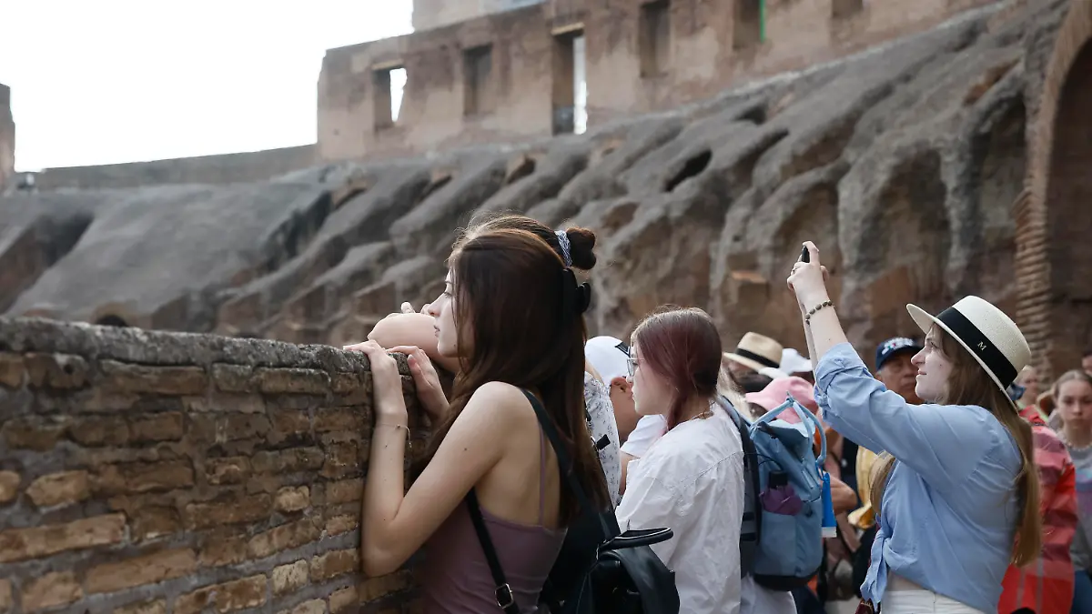 Foto Cecilia Fabiano /LaPresse 30 &#x2013;5 -2023&#x2014;Roma Italia &#x2014; Cronaca &#x2014; Paco cel Colosseo il ministro Gennaro Sagiuliano partecipa allinaugurazione del nuovo ascensore panoramico del Colosseo Nella Foto : il Colosseo 
May 30, 2023 &#x2014;Rome Italy &#x2014; News &#x2014;Inauguration of the new panoramic elevator of the Coliseum - in the Photo : a General view of Coliseum / action press