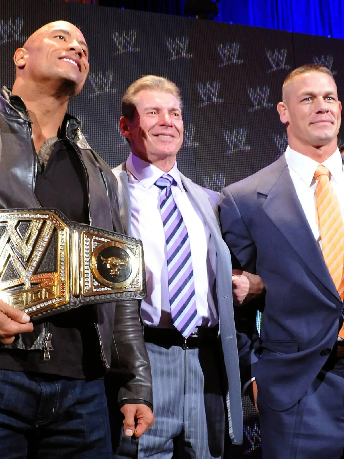 Bildnummer: 13333447  Datum: 04.04.2013  Copyright: imago/PicturePerfect
Dwayne Johnson The Rock and Vince McMahon and John Cena WRESTLEMANIA 29 PRESS CONFERENCE PUBLICATIONxNOTxINxUSAxUK NYPixs/PicturePerfect; Wrestling xas x0x 2013 quer 

Image number 13333447 date 04 04 2013 Copyright imago Picture Perfect Dwayne Johnson The Rock and Vince McMahon and John Cena Wrestlemania 29 Press Conference PUBLICATIONxNOTxINxUSAxUK NYPixs Picture Perfect Wrestling xas x0x 2013 horizontal  
