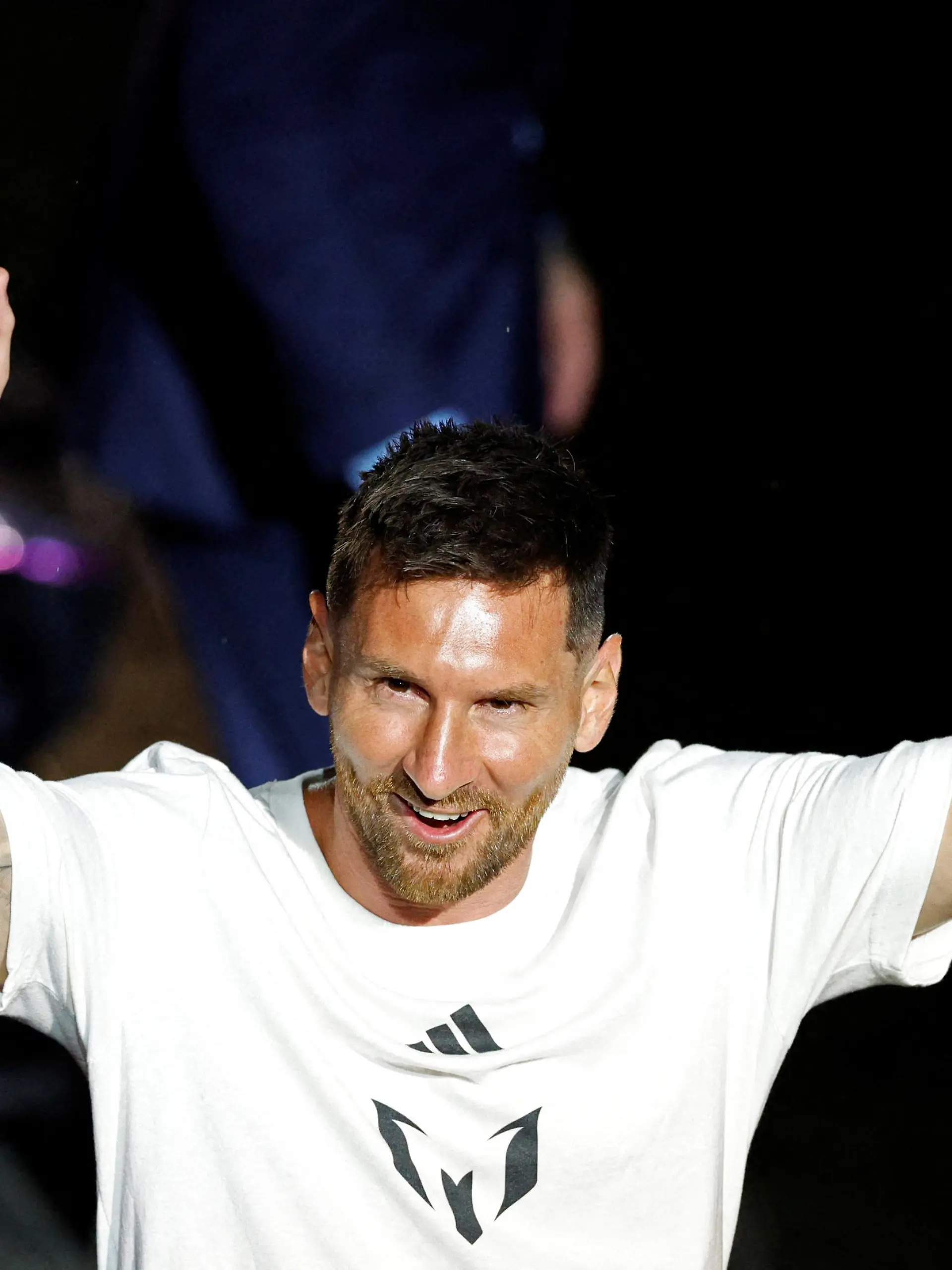 Soccer Football - Inter Miami CF unveil Lionel Messi - DRV PNK Stadium, Fort Lauderdale, Florida, United States - July 16, 2023 New Inter Miami signing Lionel Messi waves to the fans during the unveiling REUTERS/Marco Bello     TPX IMAGES OF THE DAY