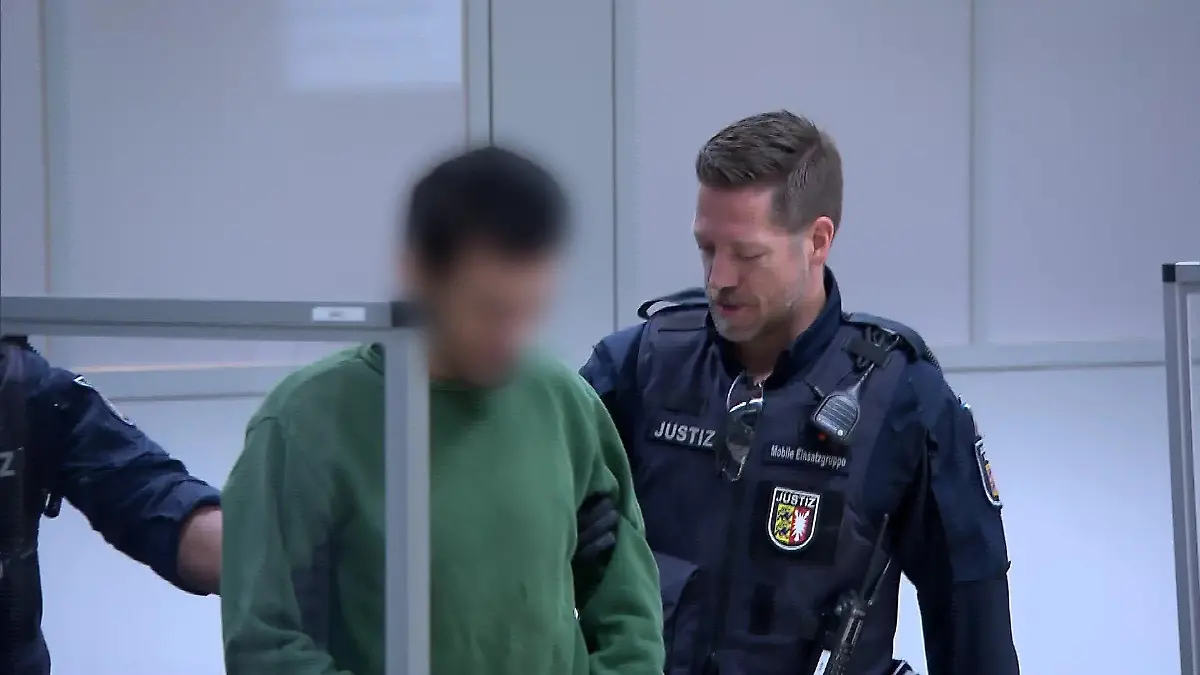 Der Angeklagte Ibrahim A. am 17. Juli vor Gericht - an diesem Tag sagen Zeugen gegen ihn aus