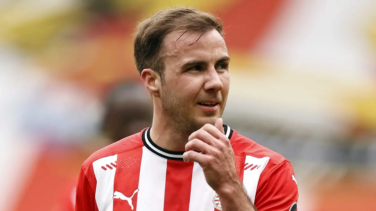 ARCHIV - 04.04.2021, Niederlande, Eindhoven: Fußball: Ehrendivision, Niederlande, PSV Eindhoven - Heracles Almelo, Hauptrunde, 28. Spieltag, im Philips Stadion. Mario Götze vom PSV Eindhoven in Aktion. (zu dpa "Götze über Vereinswahl: «Trainer wichtigste Personalie im Fußball») Foto: Maurice Van Steen/ANP/dpa +++ dpa-Bildfunk +++