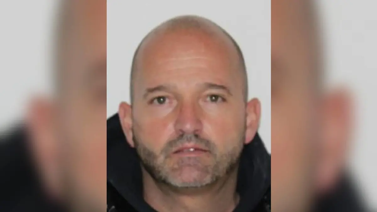 Der 51-jährige konnte in einem unbeobachteten Moment zu Fuß entkommen.