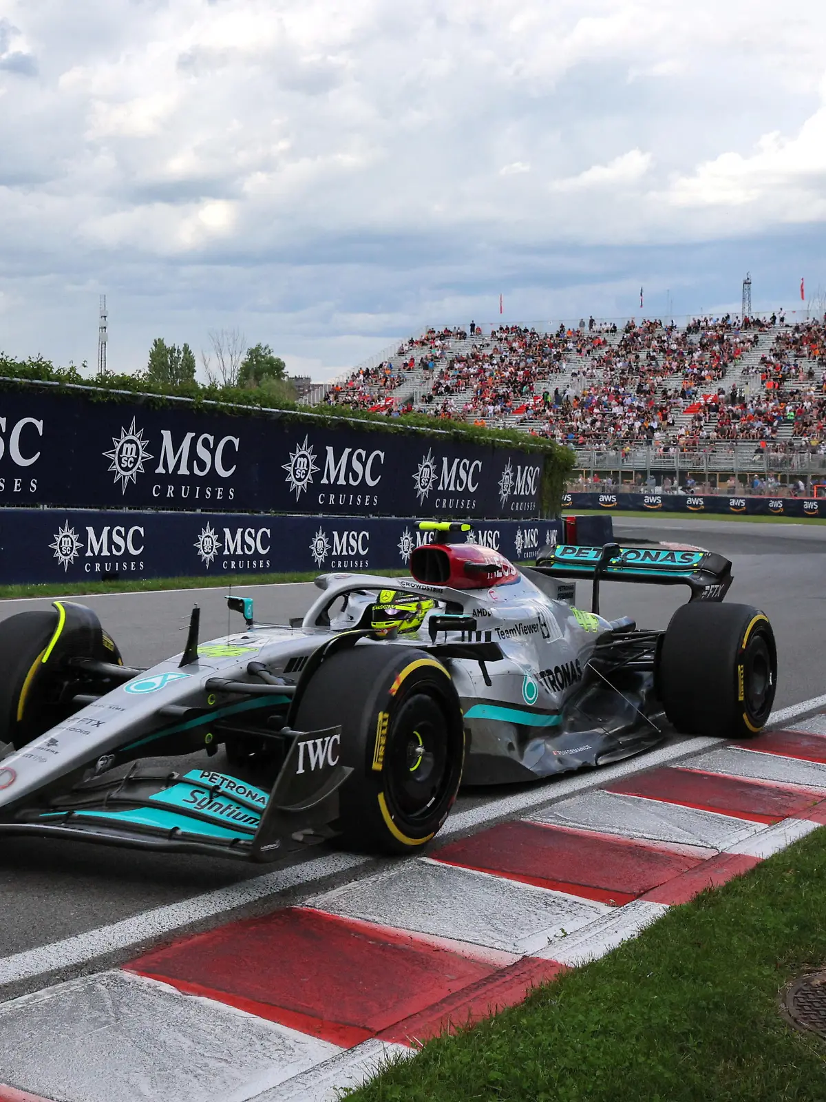 Formula One F1 - Canadian Grand Prix - Circuit Gilles Villeneuve, Montreal, Canada - June 17, 2022 Mercedes' Lewis Hamilton in action during practice REUTERS/Christinne Muschi