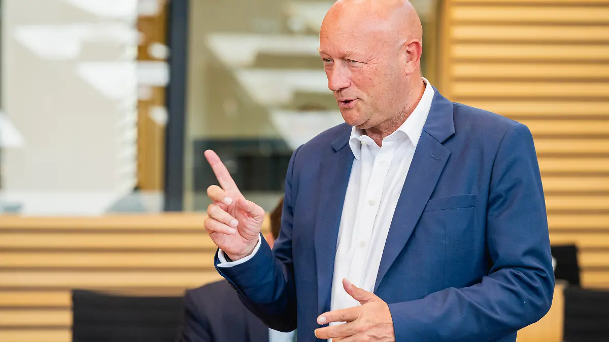 81. PLENARSITZUNG IM THÜRINGER LANDTAG 08/06/2022 - Erfurt: Thomas L. Kemmerich FDP in der 81. Plenarsitzung des Thüringer Landtags am 8. Juni 2022. _________________ *** 81 PLENARY SESSION IN THE THURINGIAN STATE PARLIAMENT 08 06 2022 Erfurt Thomas L Kemmerich FDP in the 81 plenary session of the Thuringian State Parliament on 8 June 2022