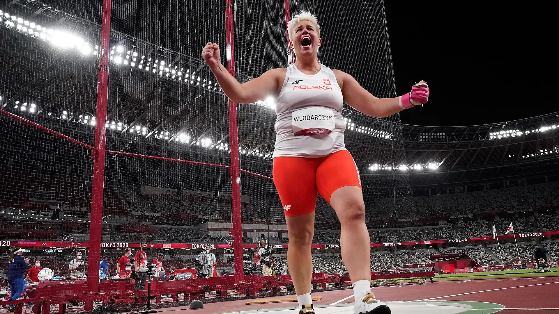ARCHIV - 03.08.2021, Polen, Warschau: Die dreimalige Hammerwurf-Olympiasiegerin Anita Wlodarczyk nach ihrem Sieg in Tokio 2021. (zur dpa-Meldung: Hammerwurf-Olympiasiegerin Wlodarczyk stoppt Autodieb) Foto: Wang Lili/XinHua/dpa +++ dpa-Bildfunk +++