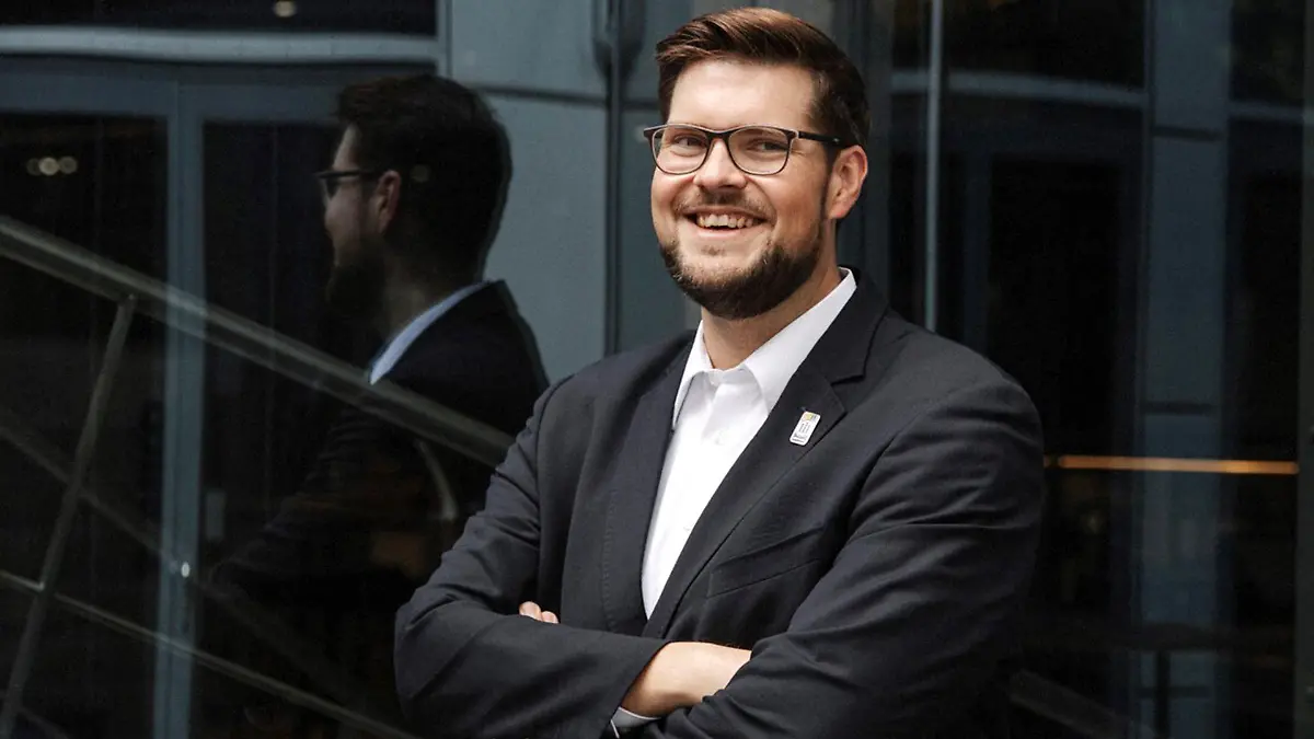 Sebastian Pawels ist eine Führungskraft beim Versicherungskonzern Allianz.