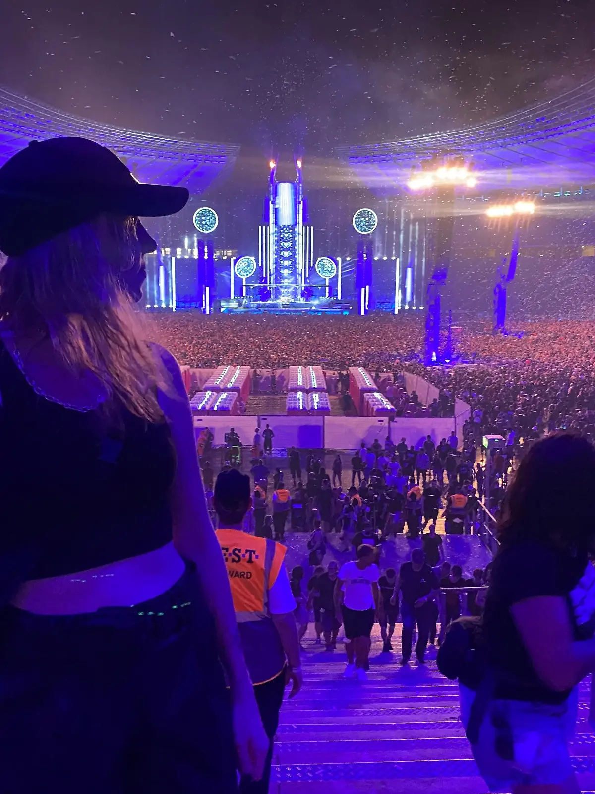 Frau auf Konzert von Rammstein