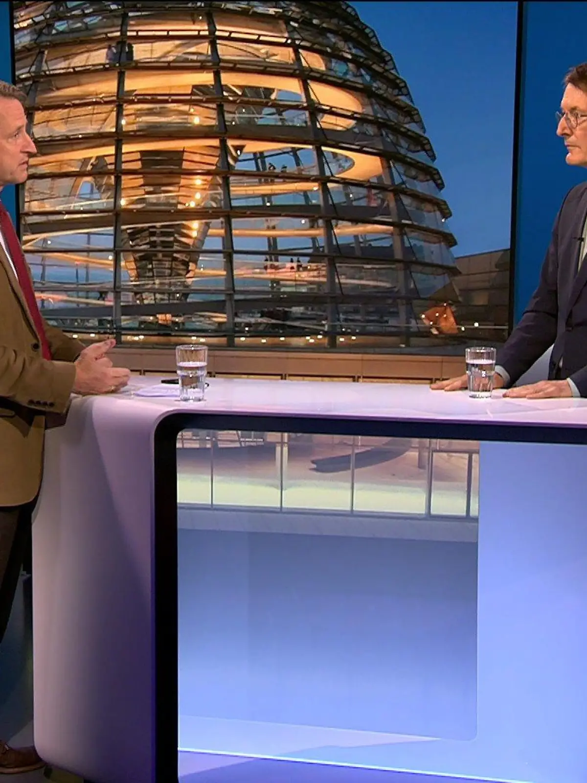RTL-Politikchef Nikolaus Blome interviewt den Gesundheitsminister Karl Lauterbach (SPD).