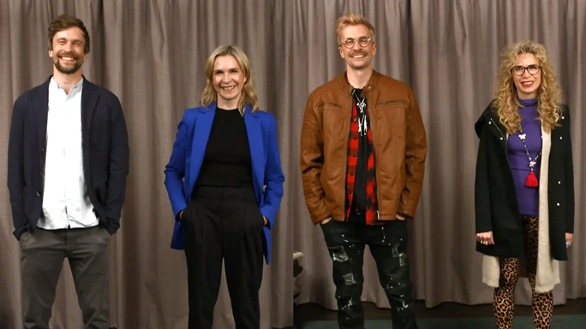Die Geschwister Jan Weischer und Anna Weber vor und nach der Verwandlung.
Die Verwendung des sendungsbezogenen Materials ist nur mit dem Hinweis und Verlinkung auf RTL+ gestattet.