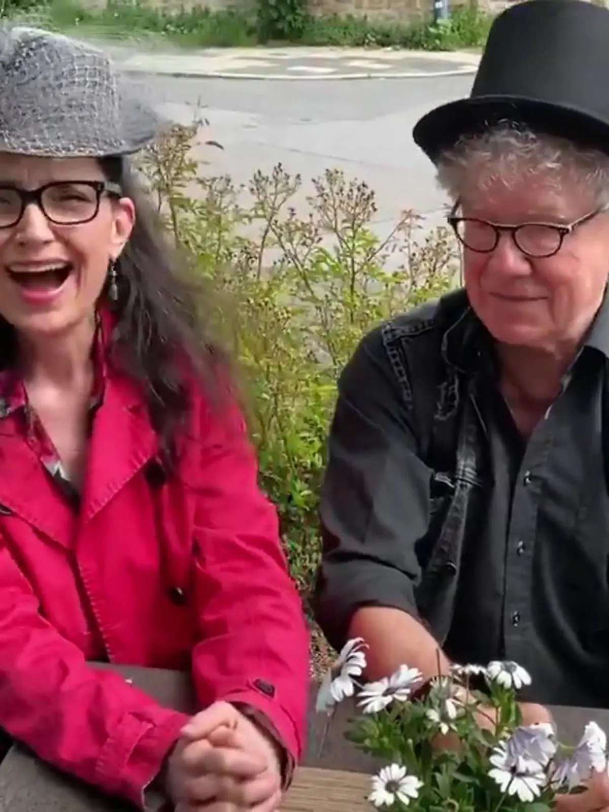 AWZ-Star Tatjana Clasing und Ehemann Thomas Goritzki haben bei unserem kleinen Quiz mächtig viel Spaß.