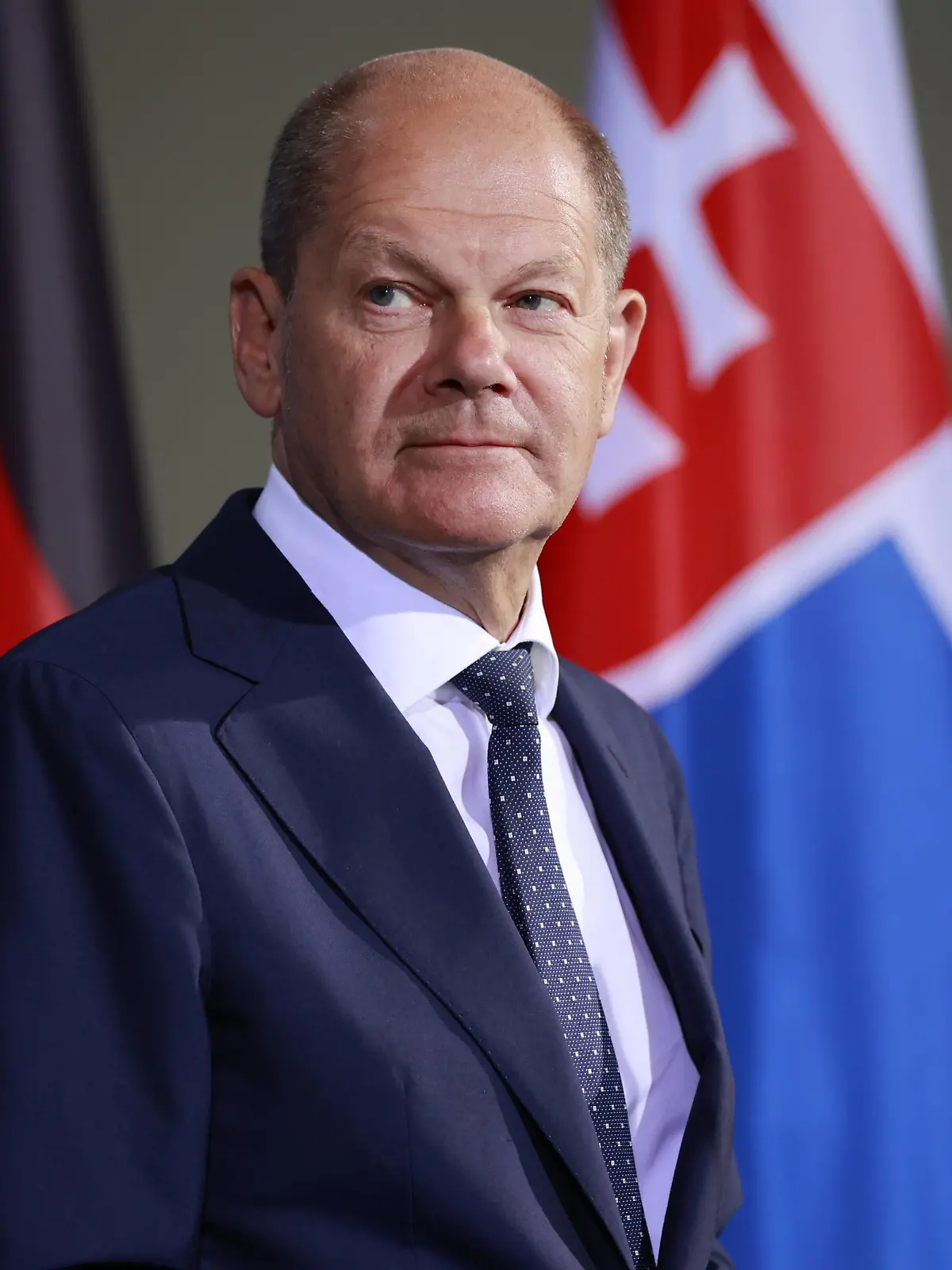  Olaf Scholz, Bundeskanzler, Deutschland, Berlin, Presseunterrichtung des BK und des Ministerpräsidenten der Republik Slowakei, Eduard Heger, nach dem gemeinsamen Gespräch *** Olaf Scholz, Federal Chancellor, Germany, Berlin, Press briefing of the BK and the Prime Minister of the Republic of Slovakia, Eduard Heger, after the joint talks