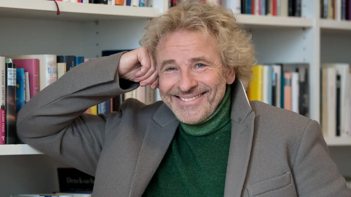 ARCHIV - 04.02.2019, Bayern, München: Thomas Gottschalk, Entertainer und Showmaster, nimmt an einer Pressekonferenz zu seiner neuen Sendung "Gottschalk liest?" teil. Gottschalk gibt am 19.03.2019 im Bayerischen Rundfunk (BR) seinen Einstand mit der Literatursendung «Gottschalk liest?» . Foto: Sven Hoppe/dpa +++ dpa-Bildfunk +++