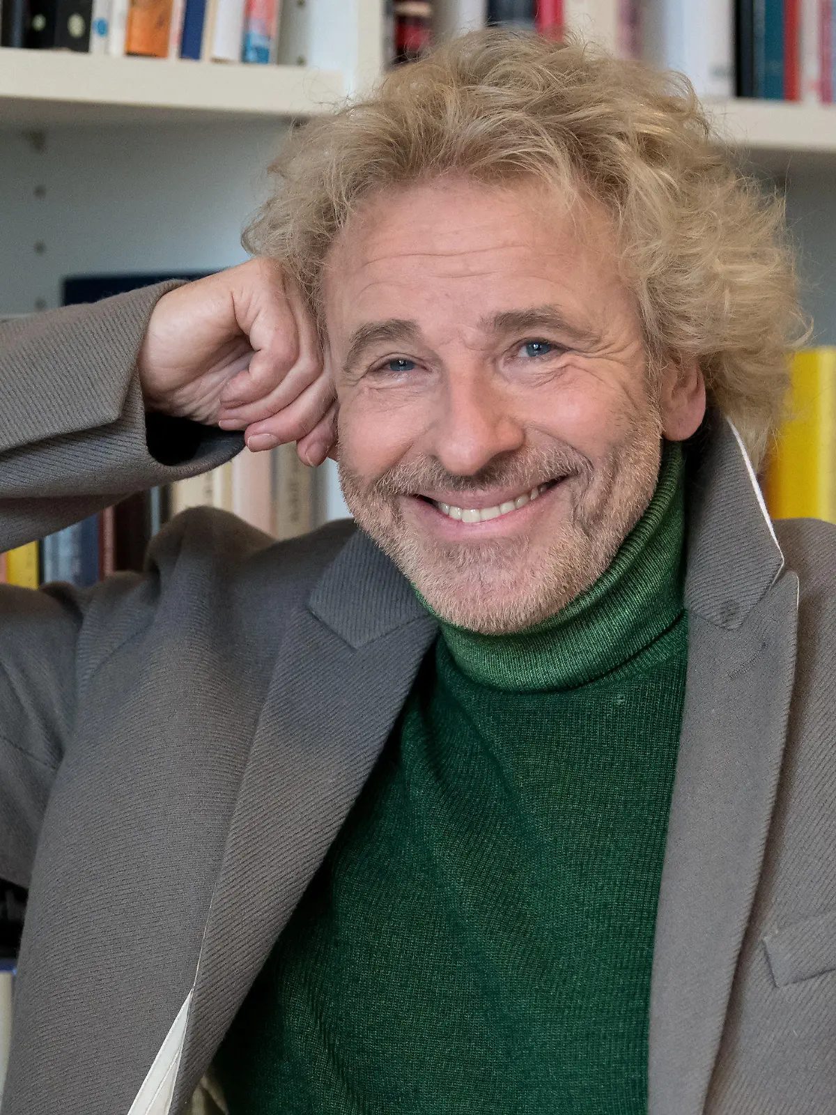 ARCHIV - 04.02.2019, Bayern, München: Thomas Gottschalk, Entertainer und Showmaster, nimmt an einer Pressekonferenz zu seiner neuen Sendung "Gottschalk liest?" teil. Gottschalk gibt am 19.03.2019 im Bayerischen Rundfunk (BR) seinen Einstand mit der Literatursendung «Gottschalk liest?» . Foto: Sven Hoppe/dpa +++ dpa-Bildfunk +++