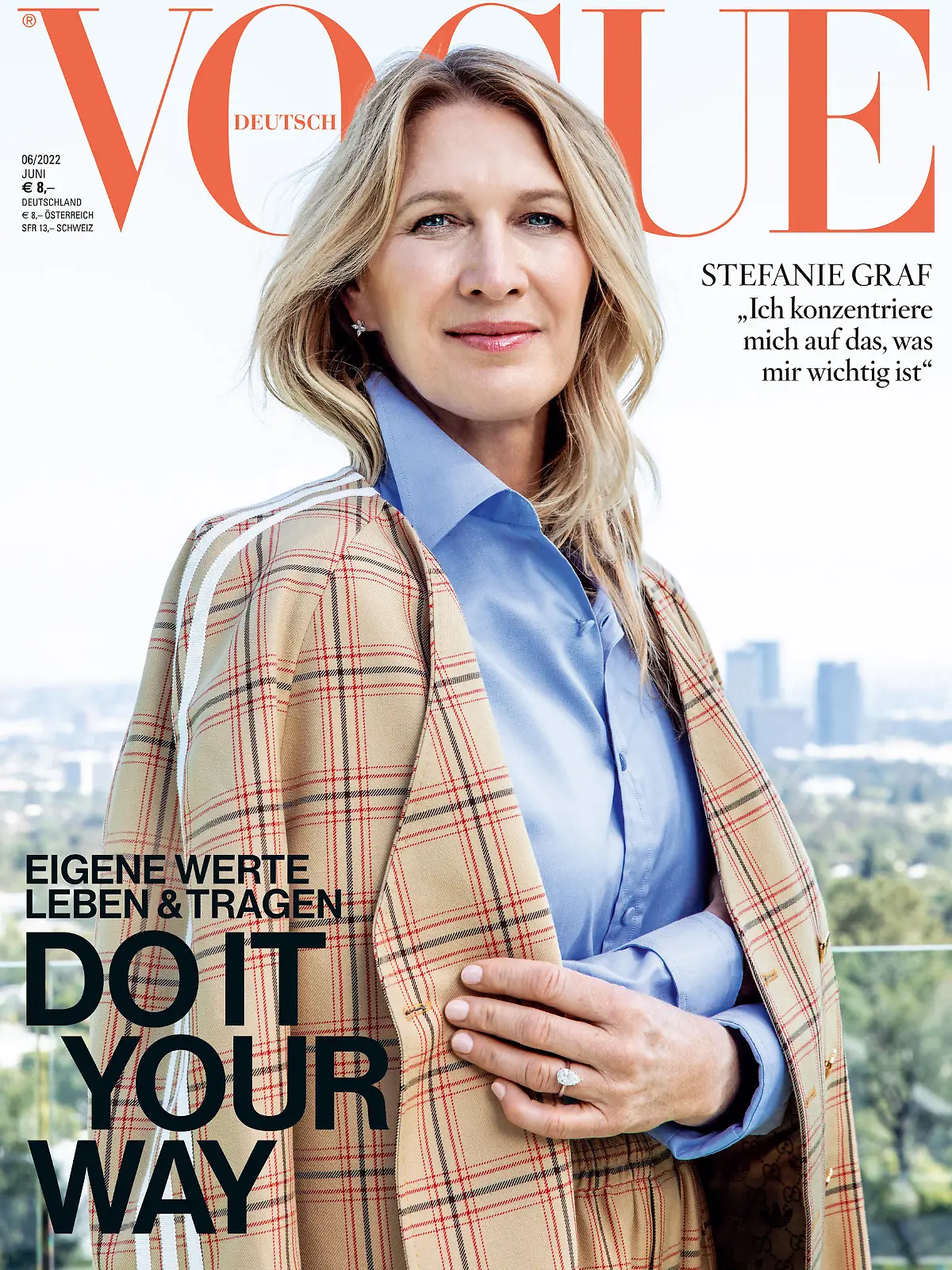 HANDOUT - 26.05.2022, ---: Ex-Tennisstar Steffi Graf auf dem Cover der Juni-Ausgabe vom Magazin VOGUE Germany (undatierte Aufnahme). Die deutsche Vogue  Ausgabe mit der Coverstory über Stefanie Graf erscheint am 31. Mai 2022. (zu dpa: «Steffi Graf über Leben im Rampenlicht: «Das fiel mir eher schwer» ») Foto: Stefan Ruiz für VOGUE Germany/dpa - ACHTUNG: Nur zur redaktionellen Verwendung im Zusammenhang mit der Berichterstattung über die VOGUE Germany 06/22 Ausgabe - Verwendung bis zum dem 28. Juni 2022. Das Foto darf nicht verändert und nur im vollen Ausschnitt verwendet werden. Keine Archivierung. Nur mit vollständiger Nennung des Credits Stefan Ruiz für VOGUE Germany +++ dpa-Bildfunk +++