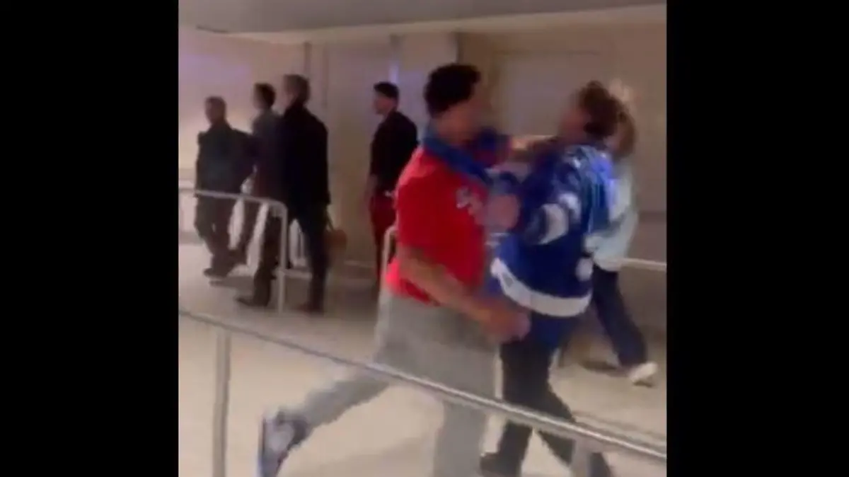 Diese brutale Fan-Attacke vor dem Spiel der New York Rangers gegen die Tampa Bay Lightning schockiert die USA.