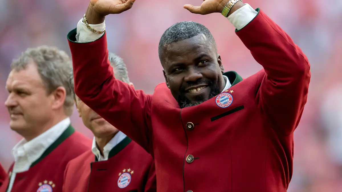 12. Mai 2018: Muenchen, Allianz Arena: Fussball 1. Bundesliga, 34. Spieltag: FC Bayern Muenchen - VfB Stuttgart: Samuel Osei Sammy Kuffour. (HINWEIS: NUTZUNG FÜR DEN BILDFUNK NUR NACH RUECKSPRACHE) Foto: Thomas Eisenhuth/dpa-Zentralbild/ZB