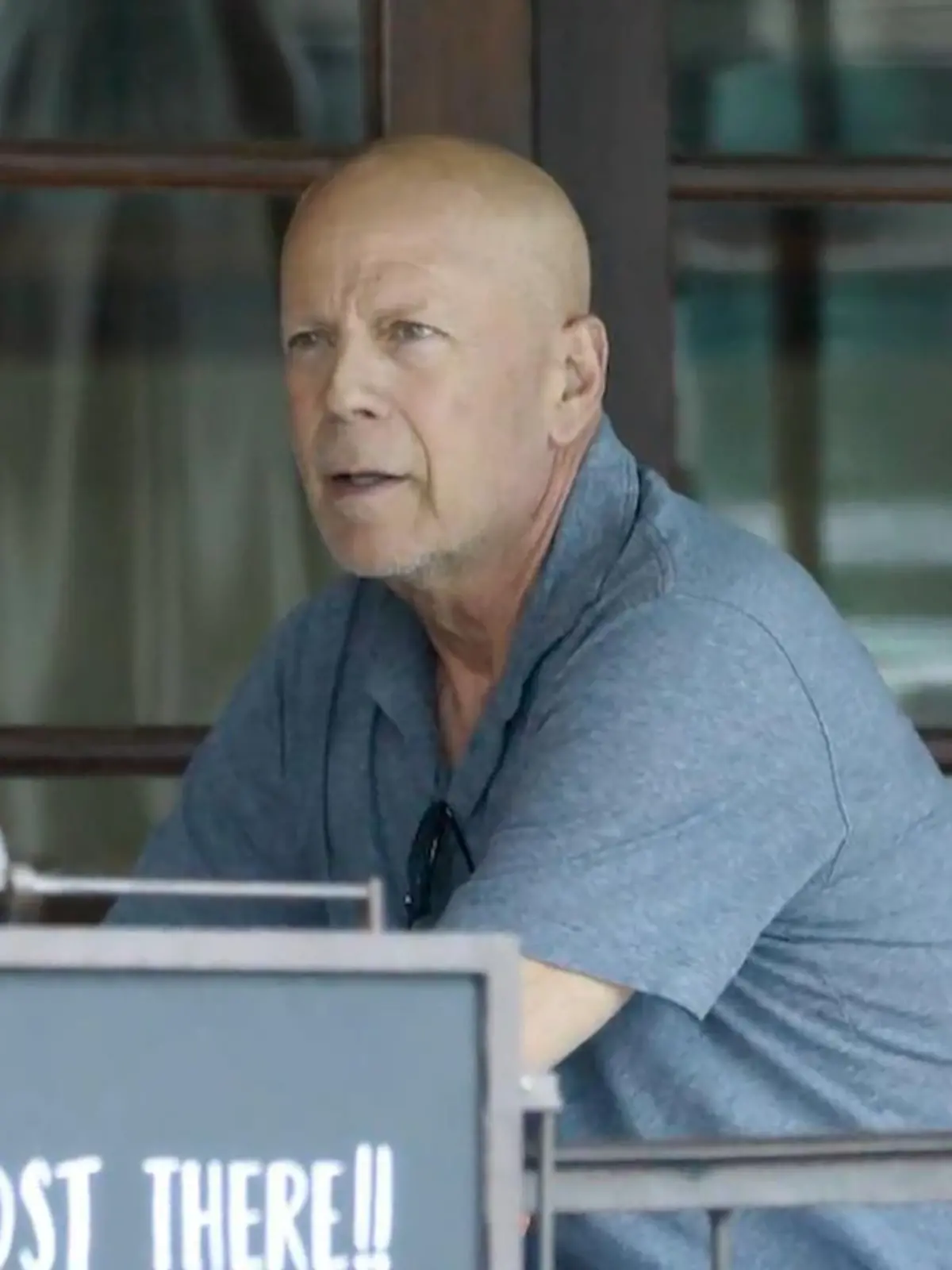Bild zu: "Bruce Willis zeigt sich wieder in der Öffentlichkeit"