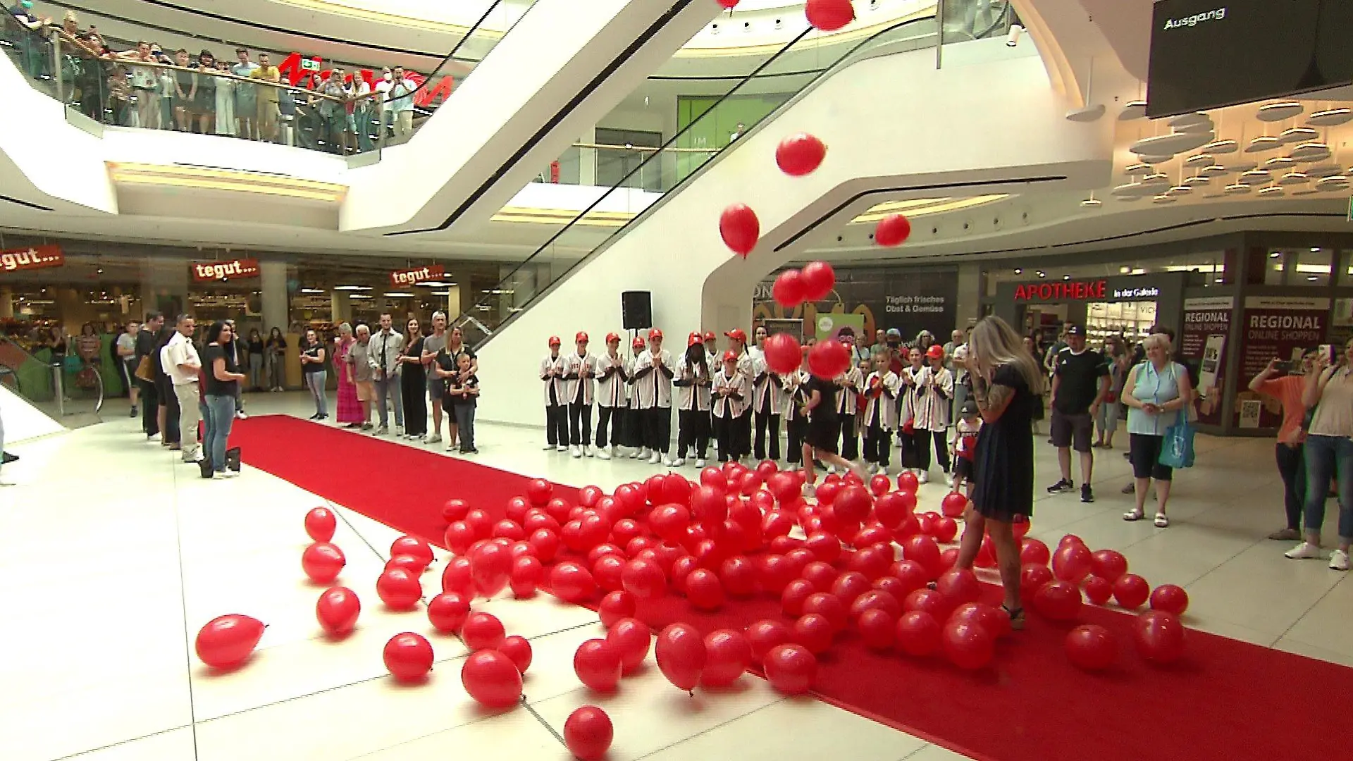Hochzeitsantrag als Flashmob in Gießen