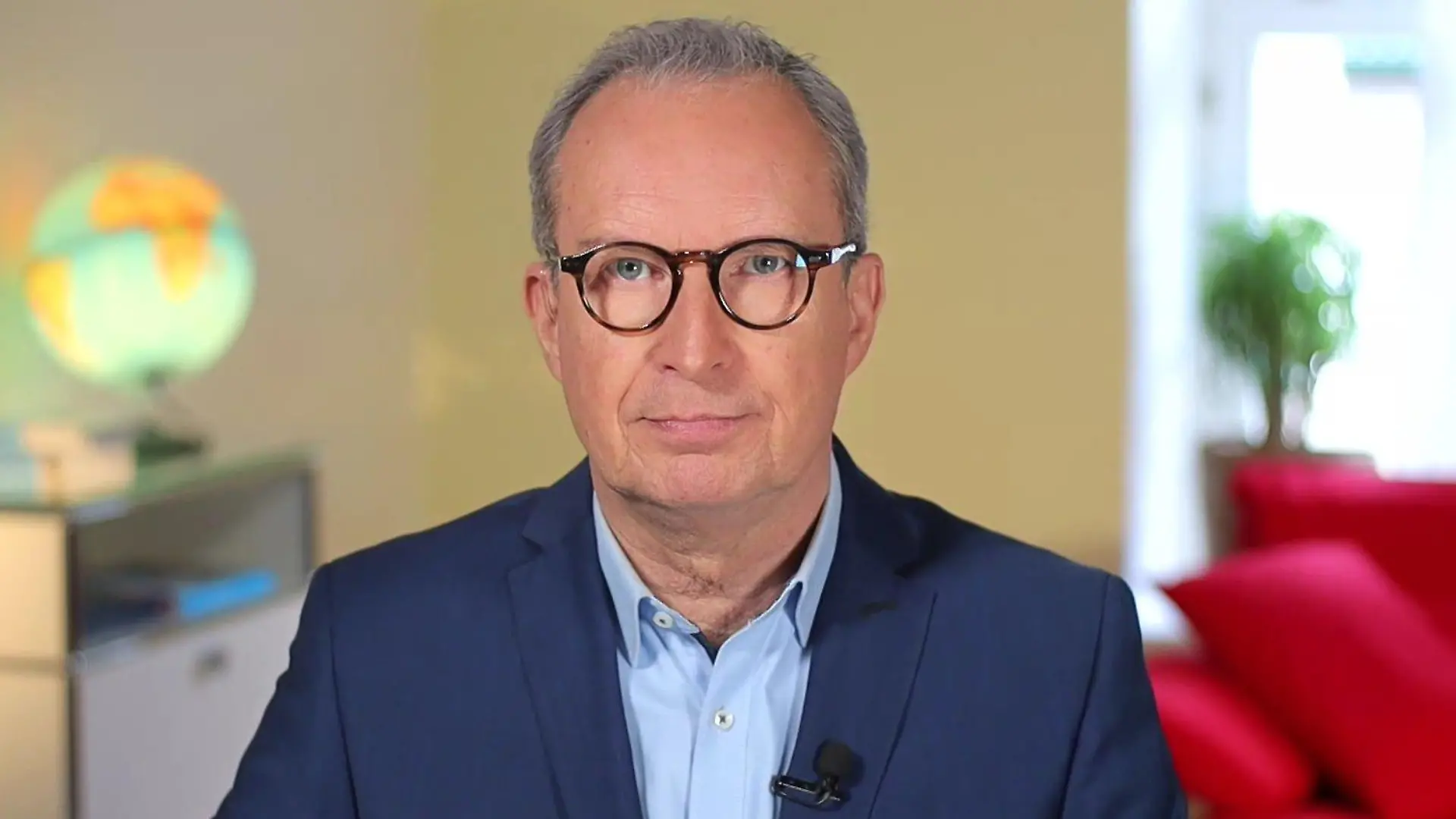 Dr. Christoph Specht schätzt die Lage im RTL-Interview ein.